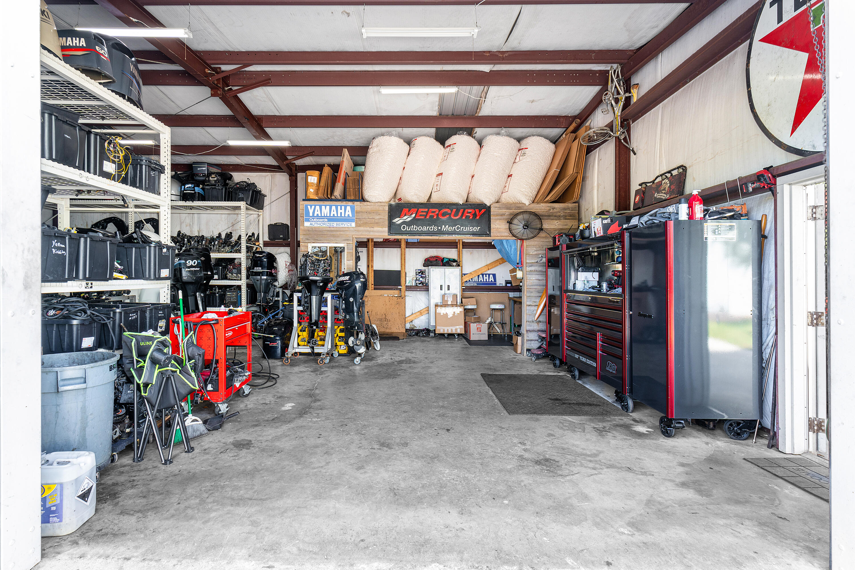 LAWN LAKE - Residential