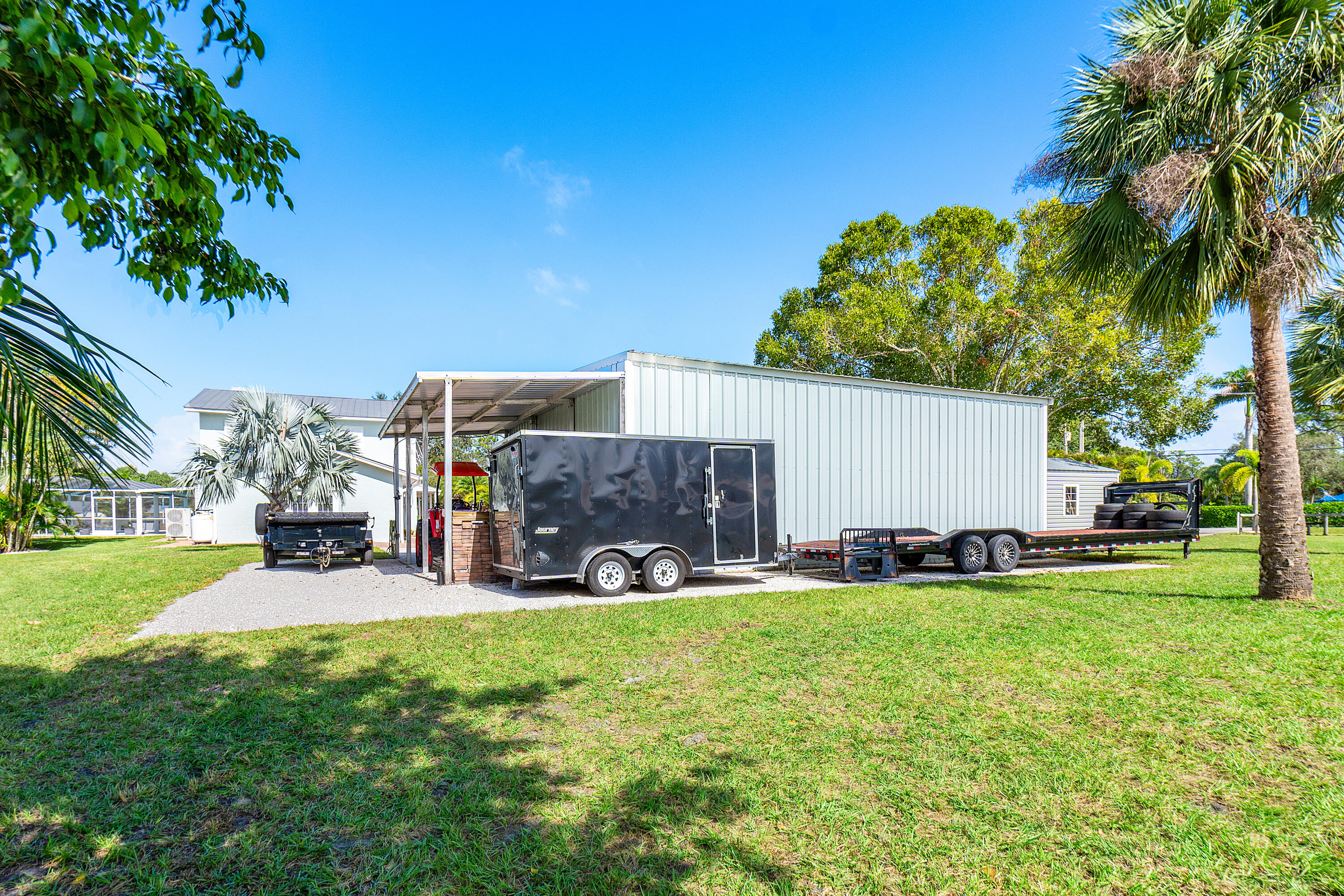 LAWN LAKE - Residential