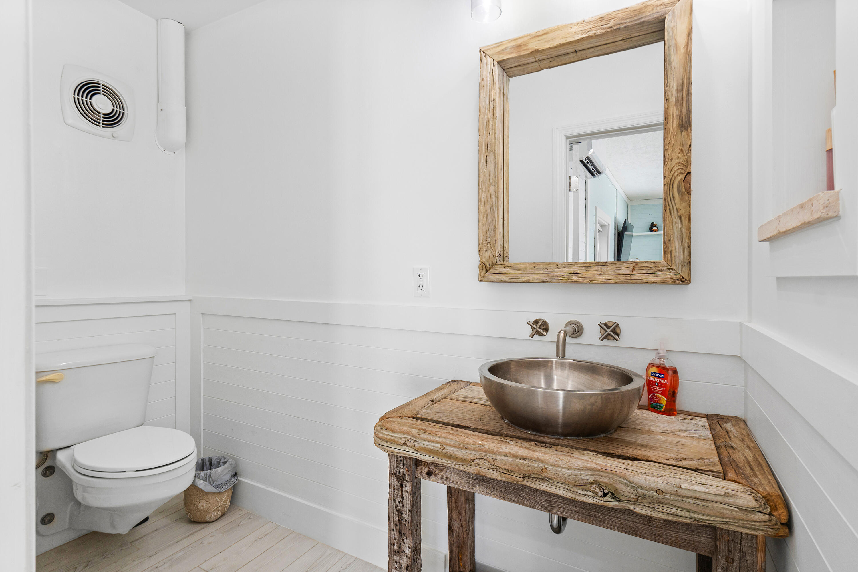 LAWN LAKE - Residential