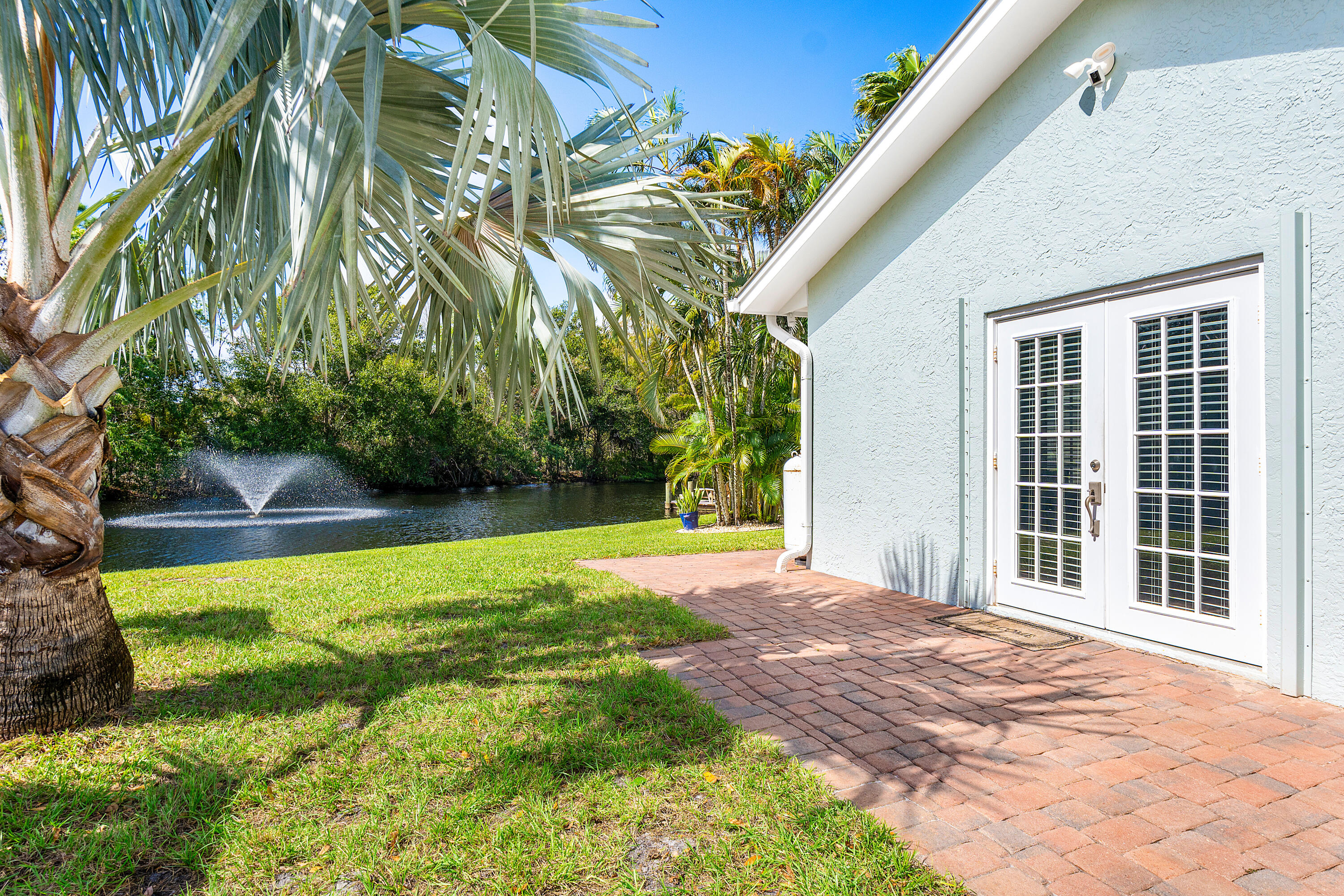 LAWN LAKE - Residential