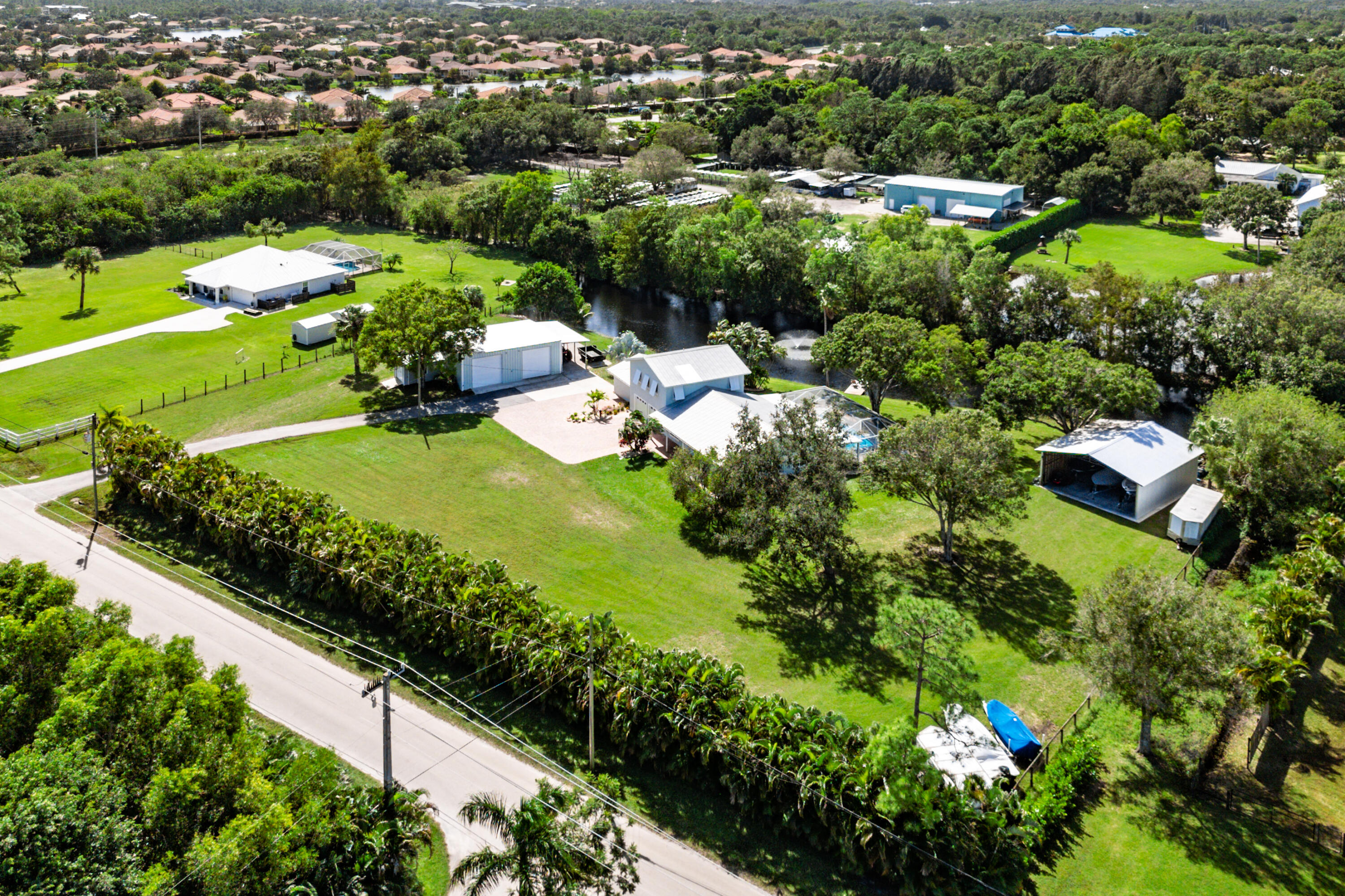 LAWN LAKE - Residential