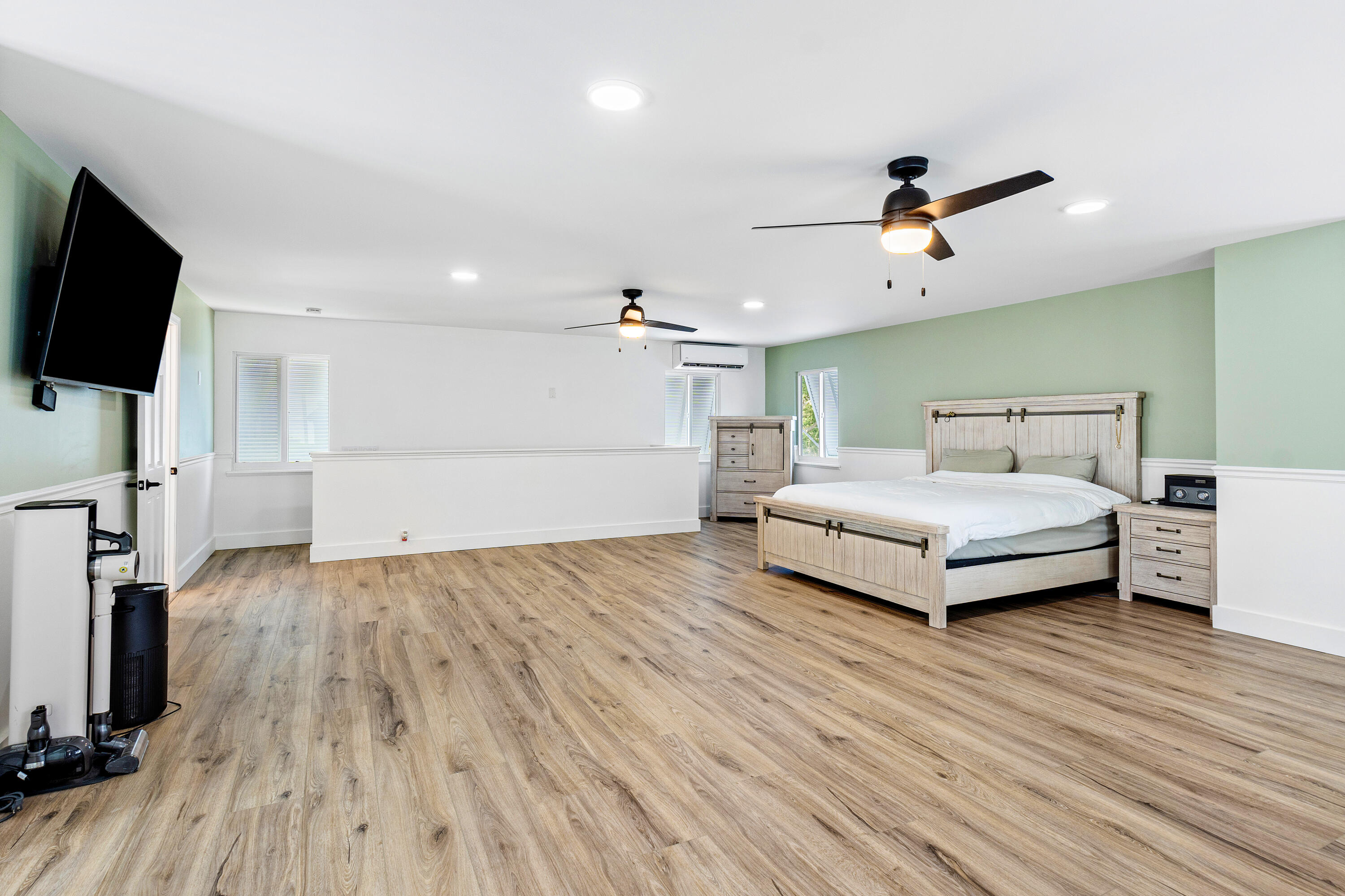 LAWN LAKE - Residential