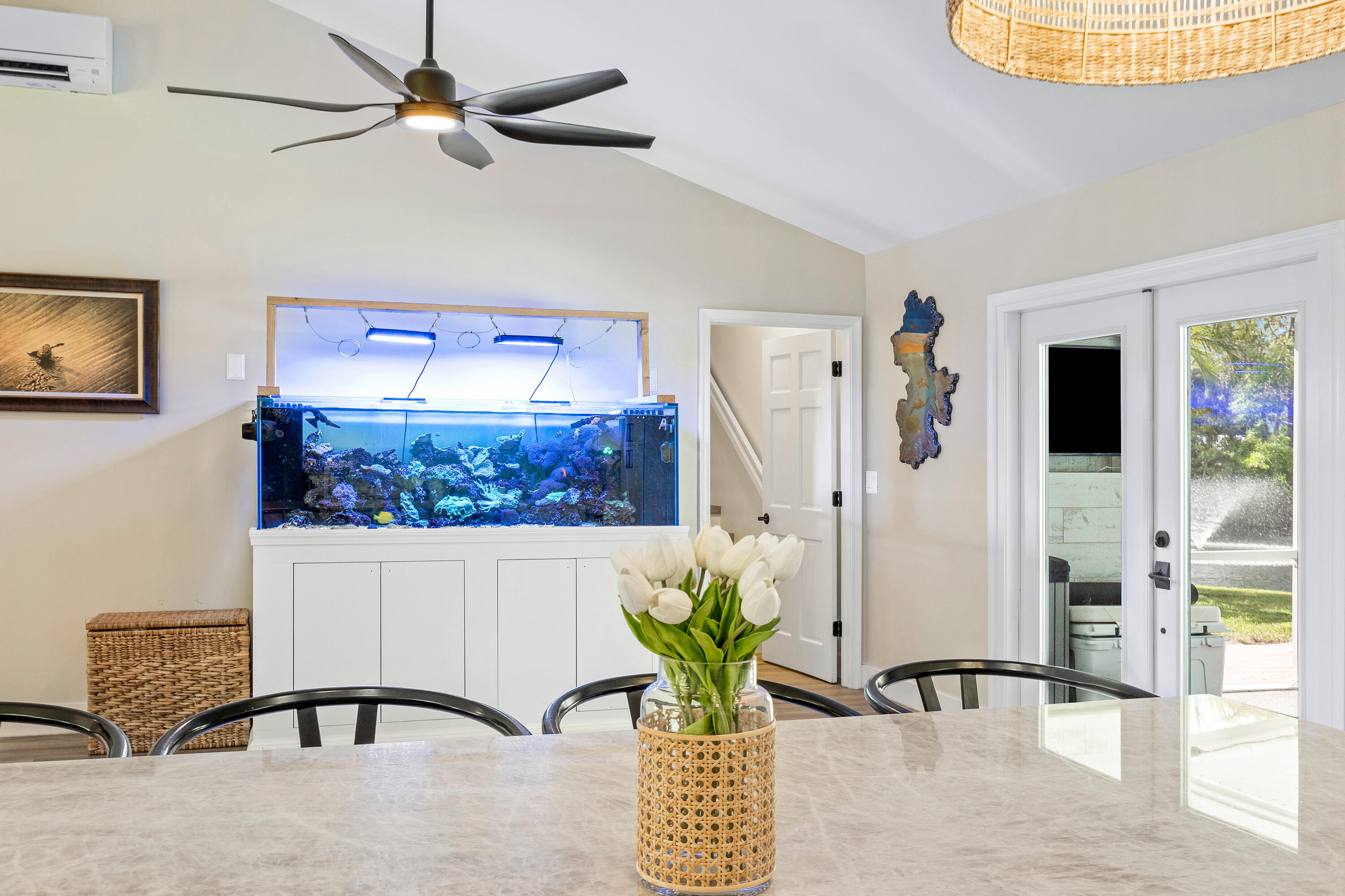 LAWN LAKE - Residential