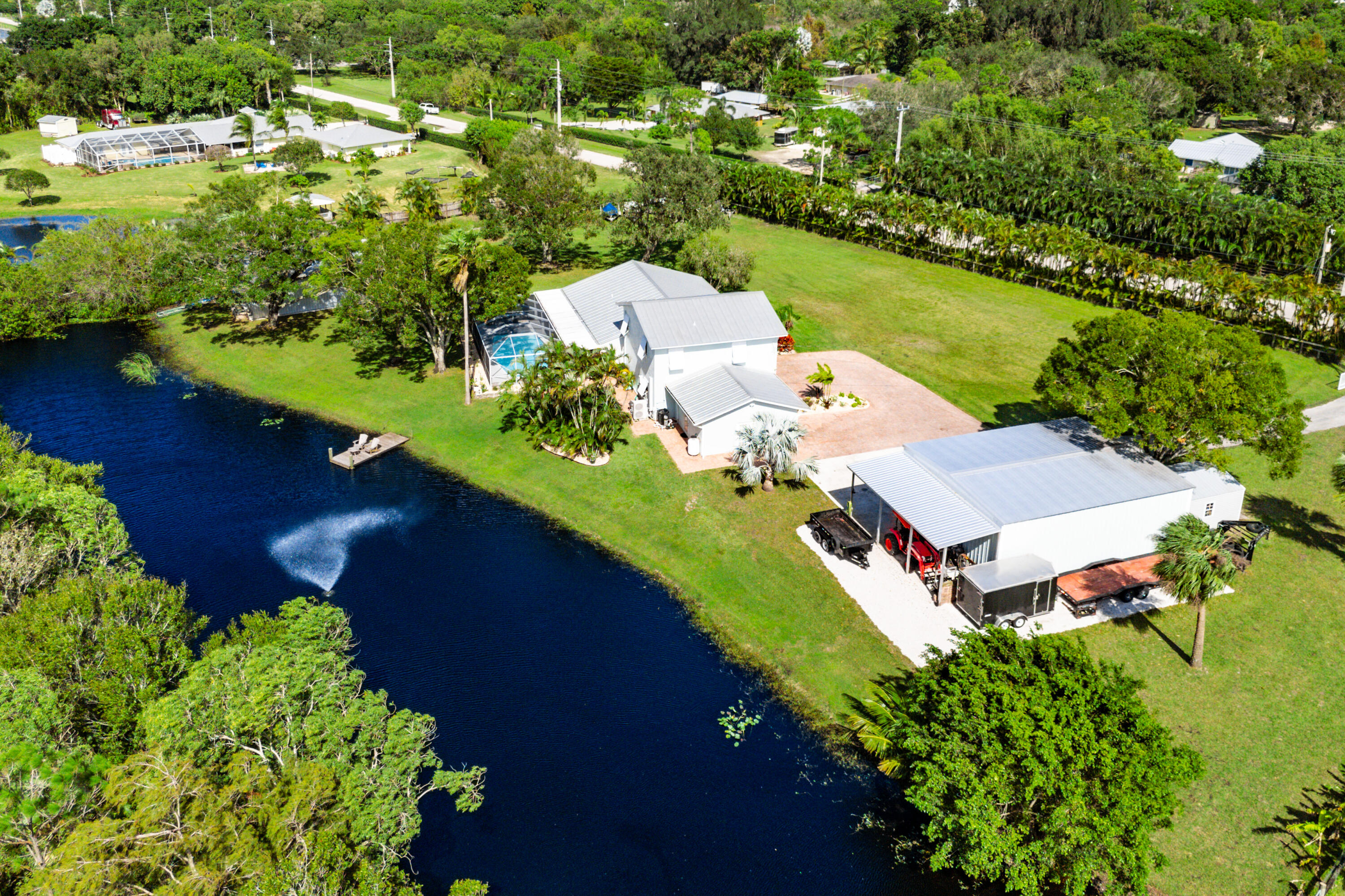 LAWN LAKE - Residential