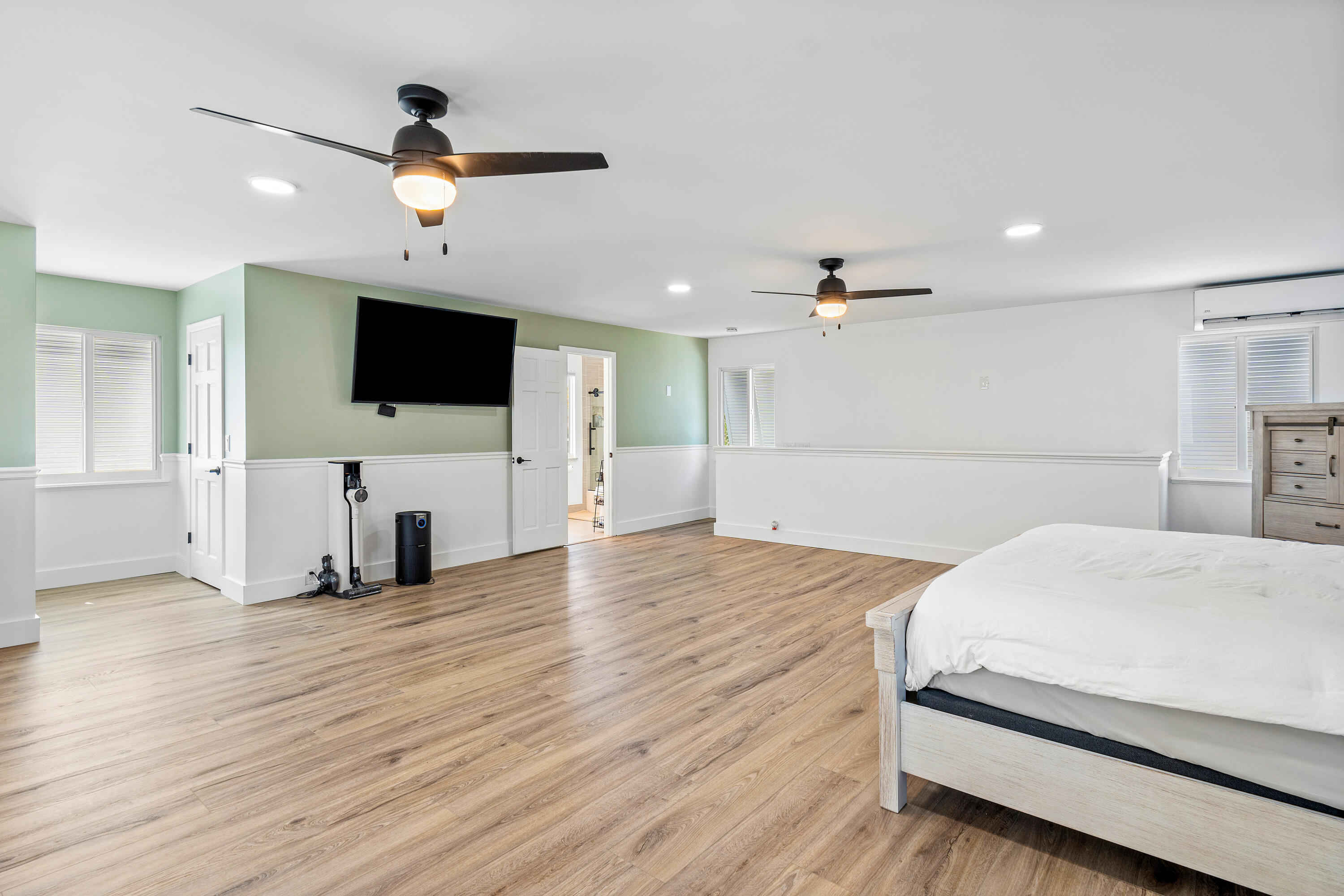 LAWN LAKE - Residential