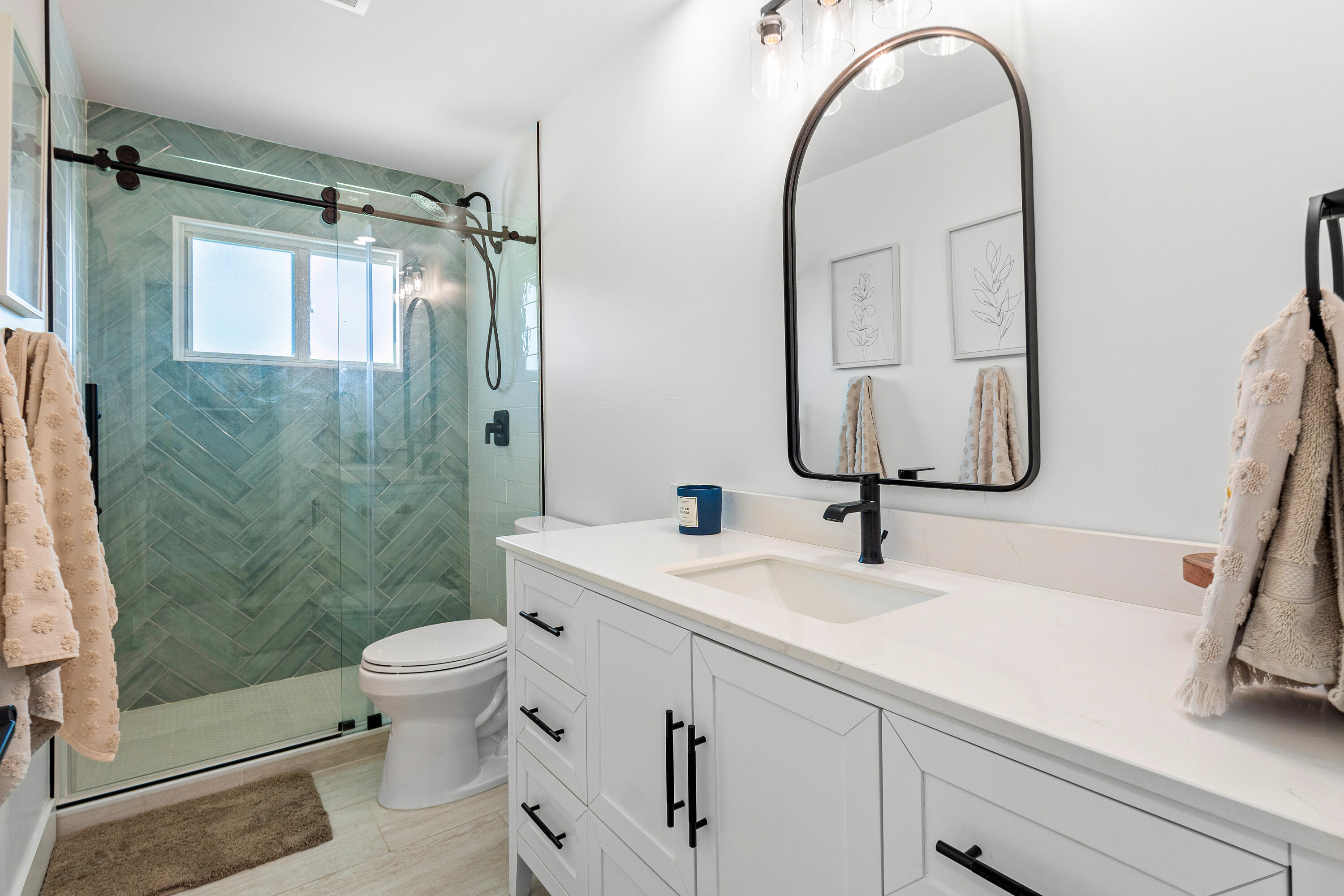 LAWN LAKE - Residential