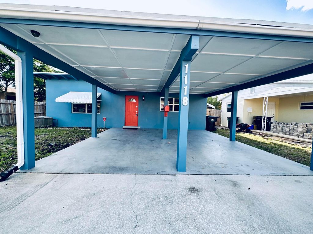 Photo of 1118 N E Street, Lake Worth Beach, FL 33460 (MLS # B26019038)