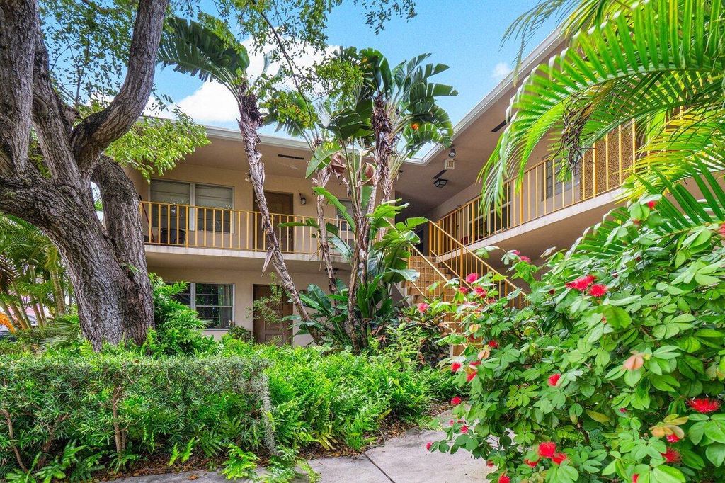 Photo of 30 S J Street #6, Lake Worth Beach, FL 33460 (MLS # R11029378)