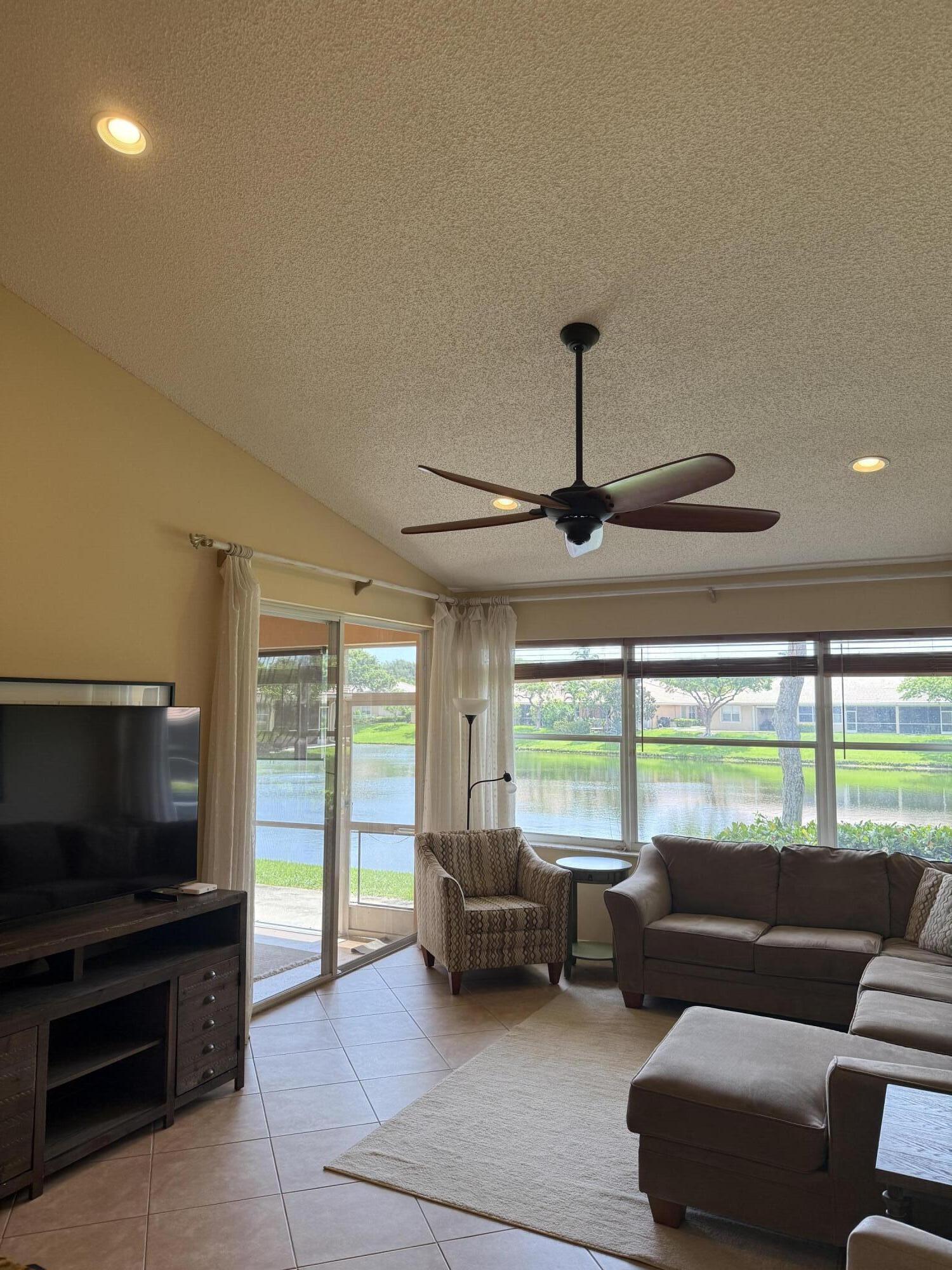 CORAL TRACE - Residential Lease