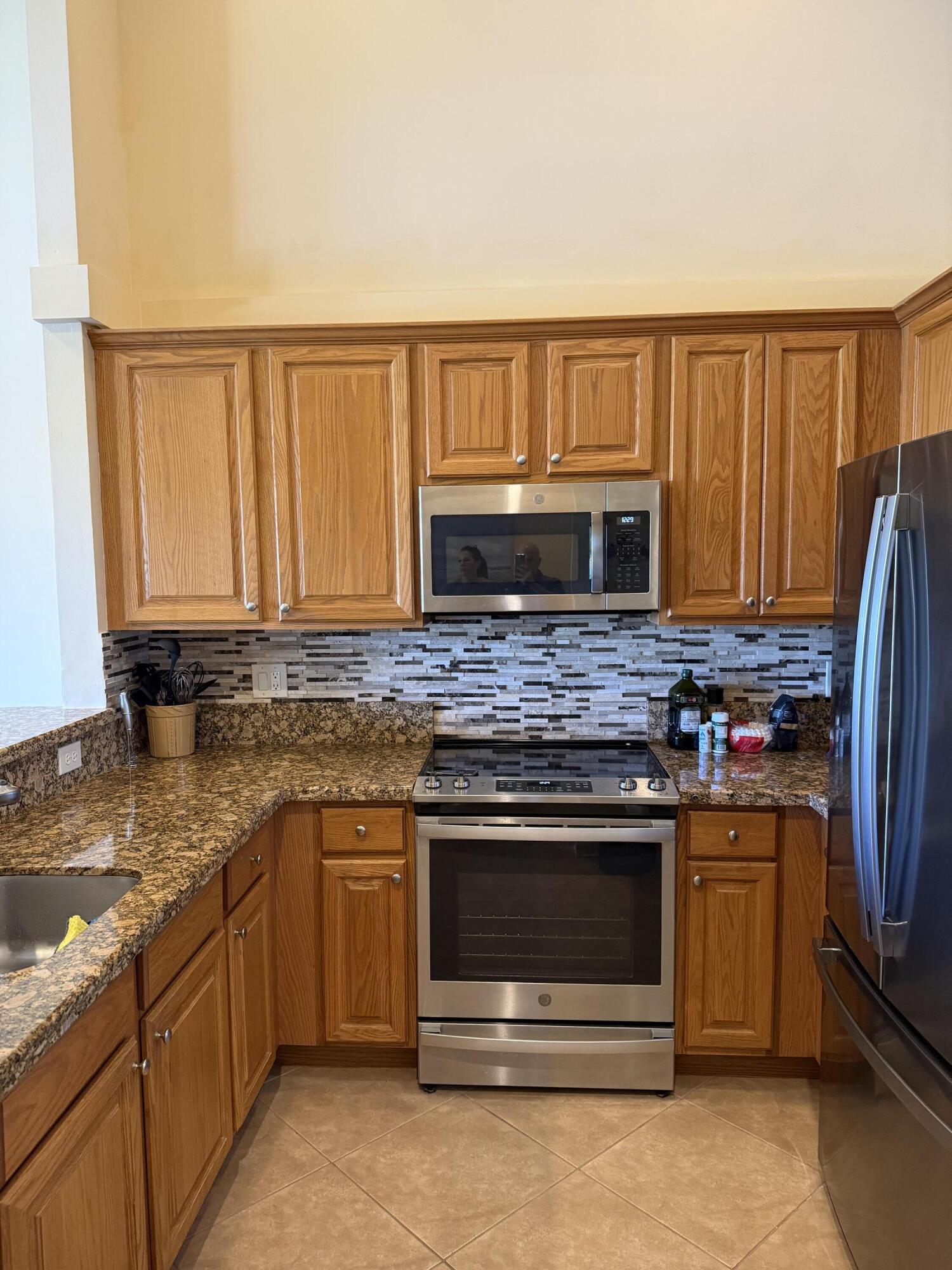 CORAL TRACE - Residential Lease