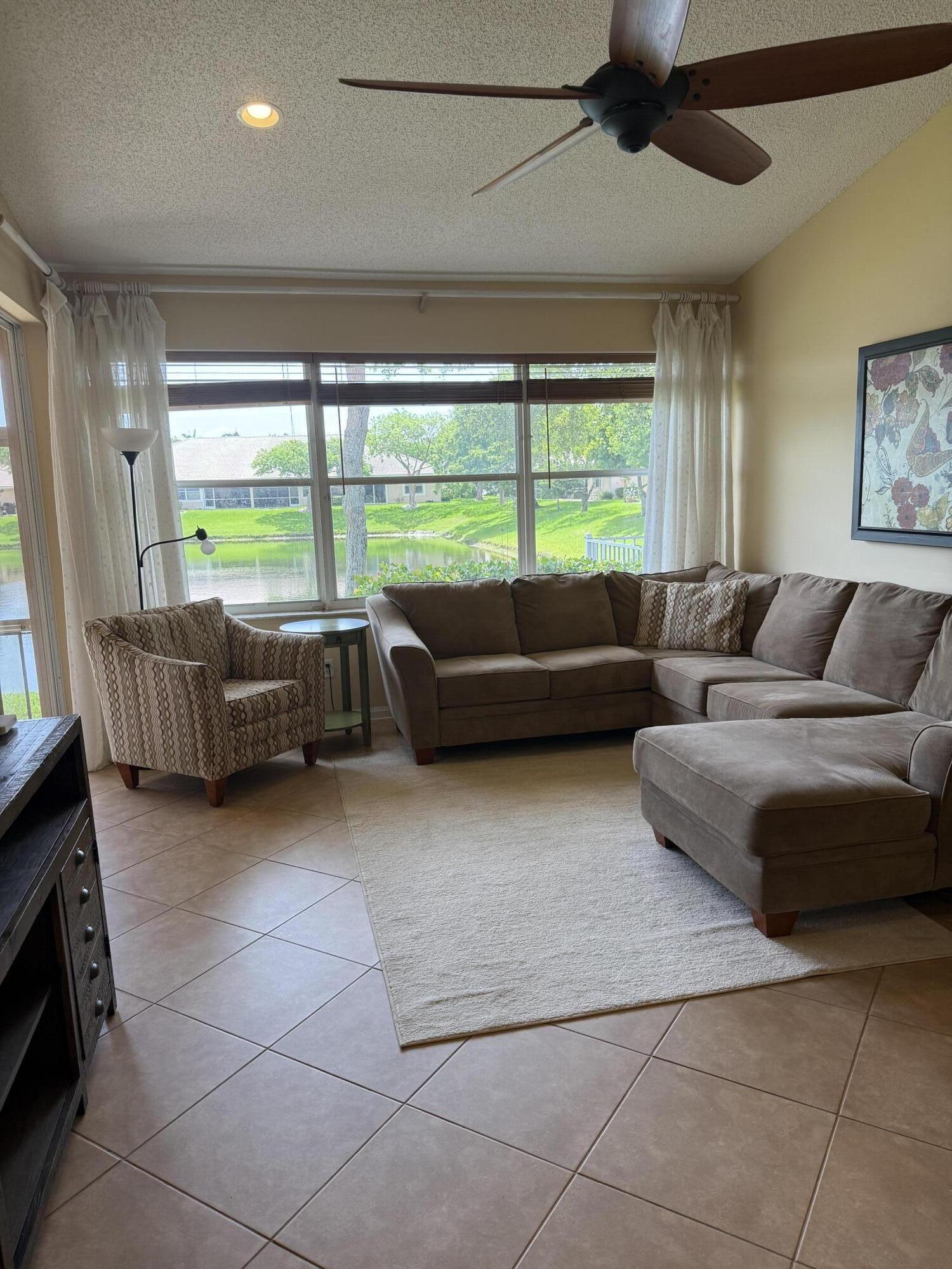 CORAL TRACE - Residential Lease