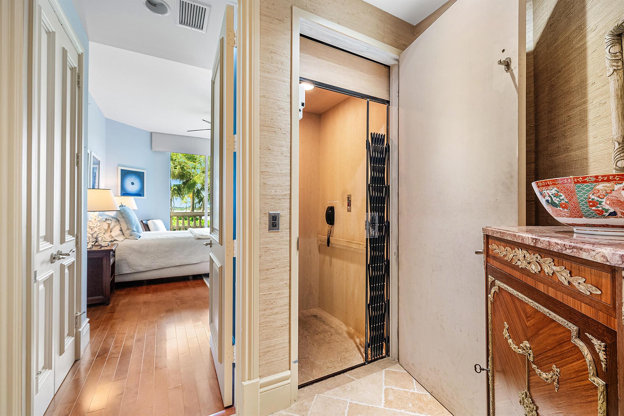 BELLARIA CONDO - Residential