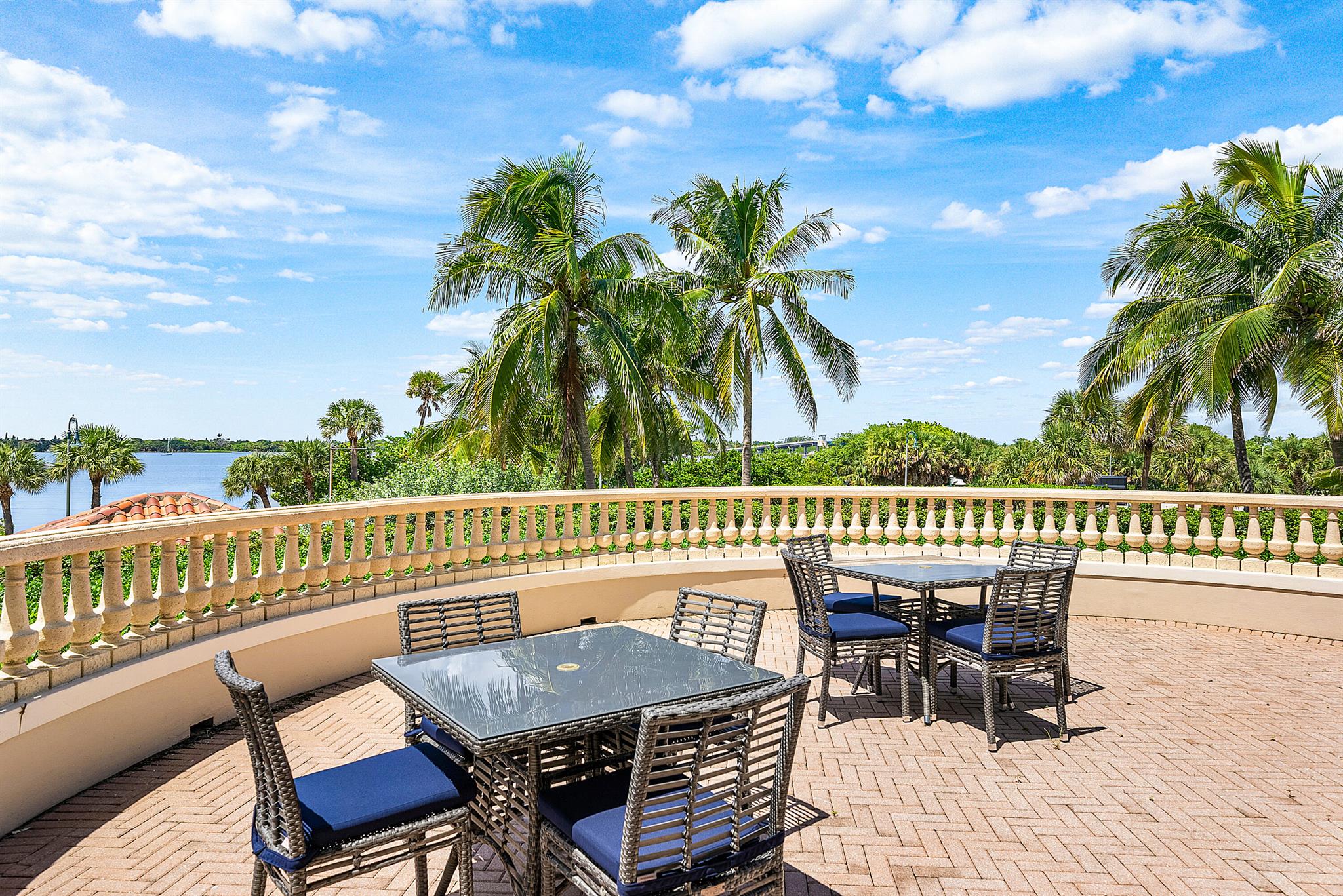 BELLARIA CONDO - Residential