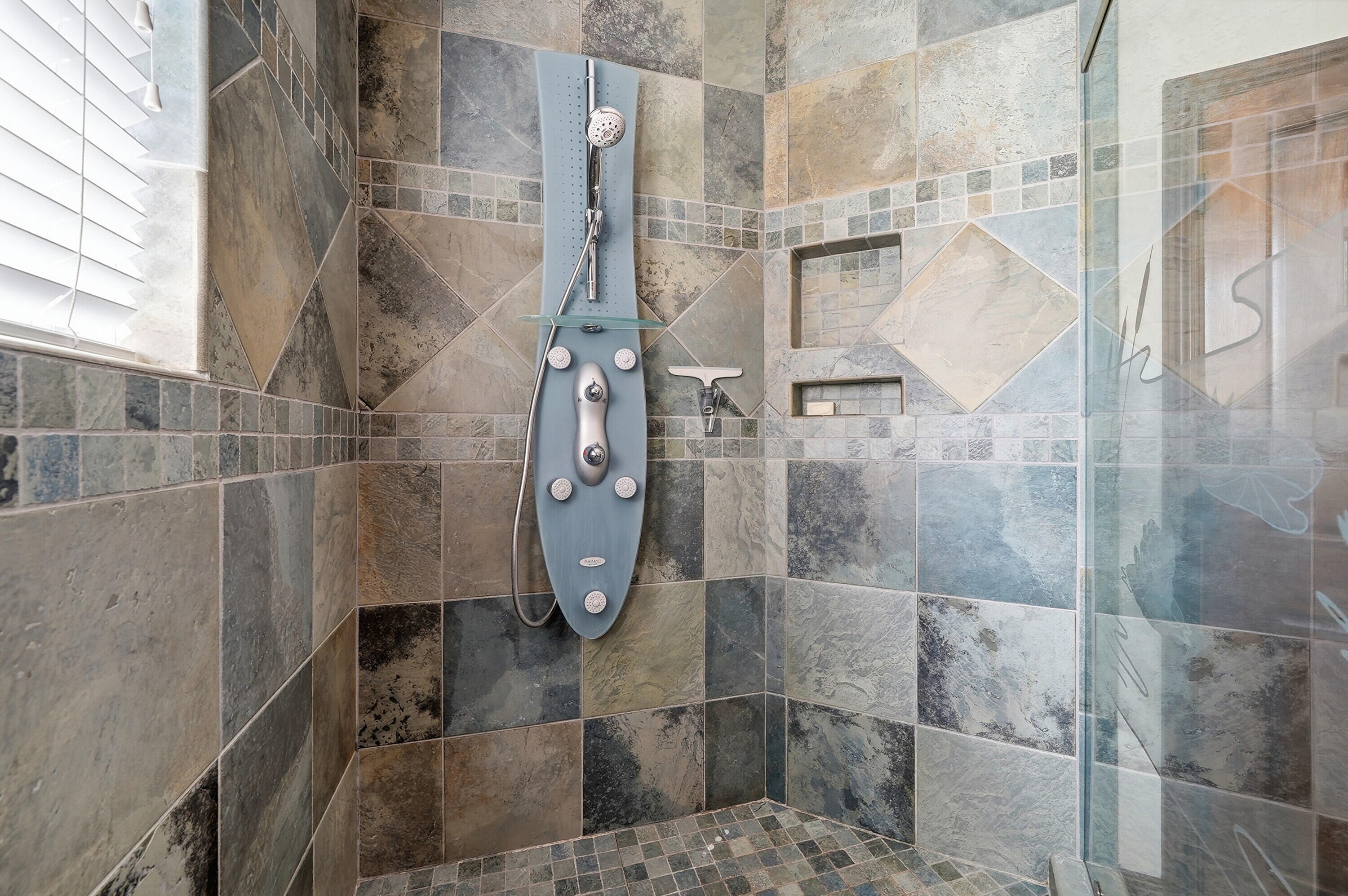 DAVIS ISLES - Residential