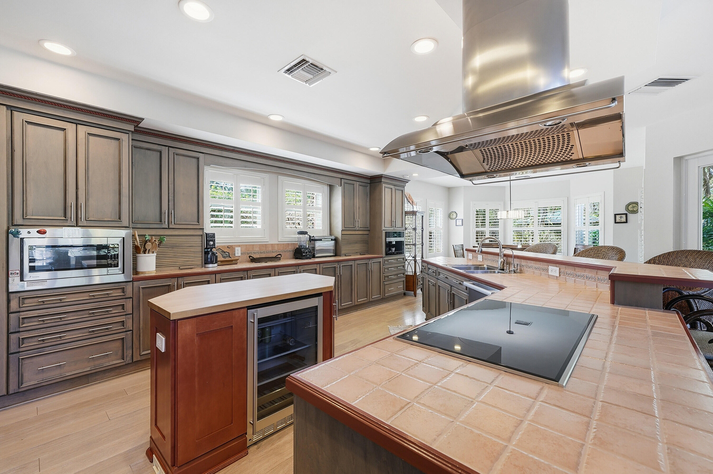 DAVIS ISLES - Residential