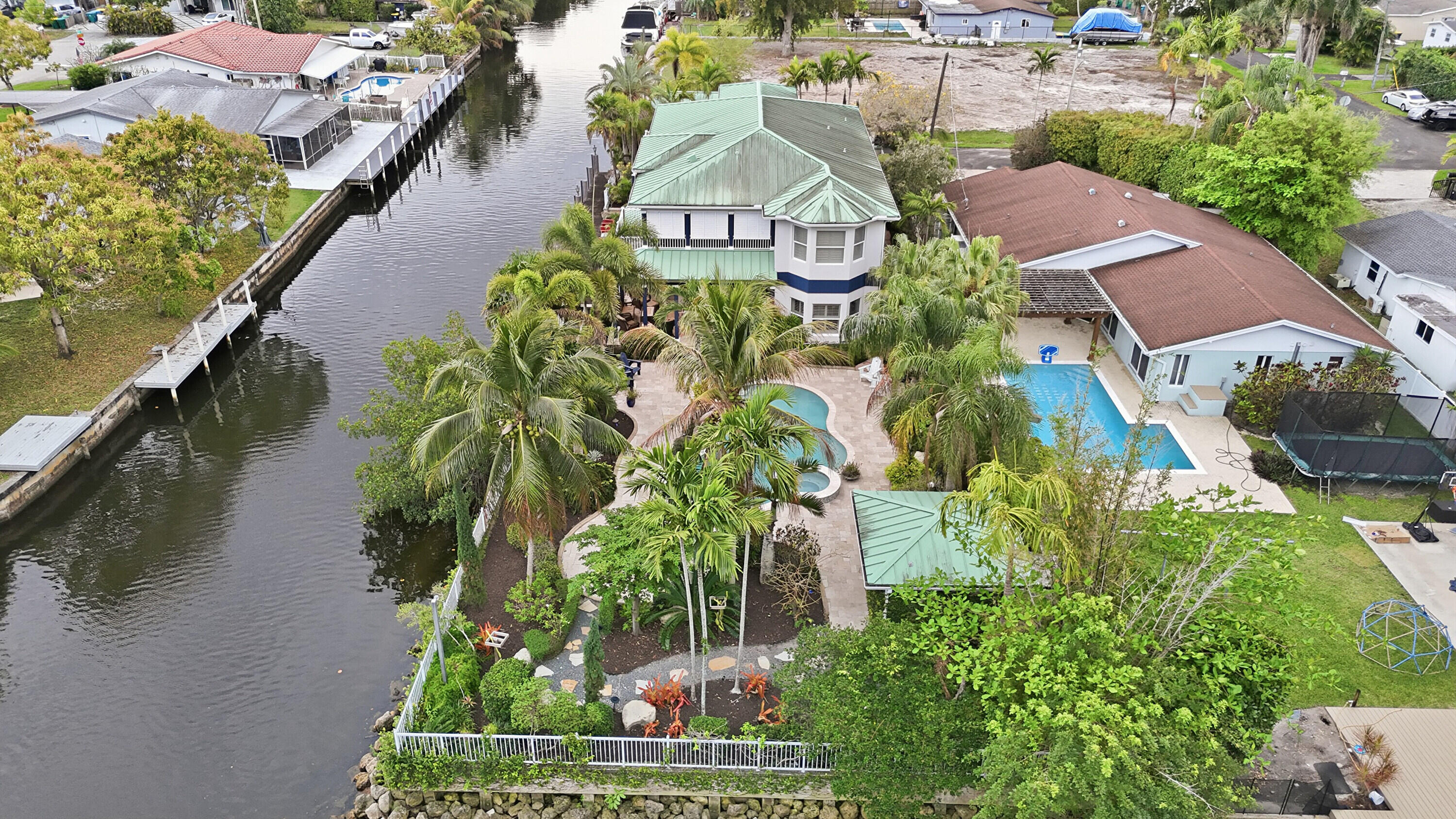 DAVIS ISLES - Residential