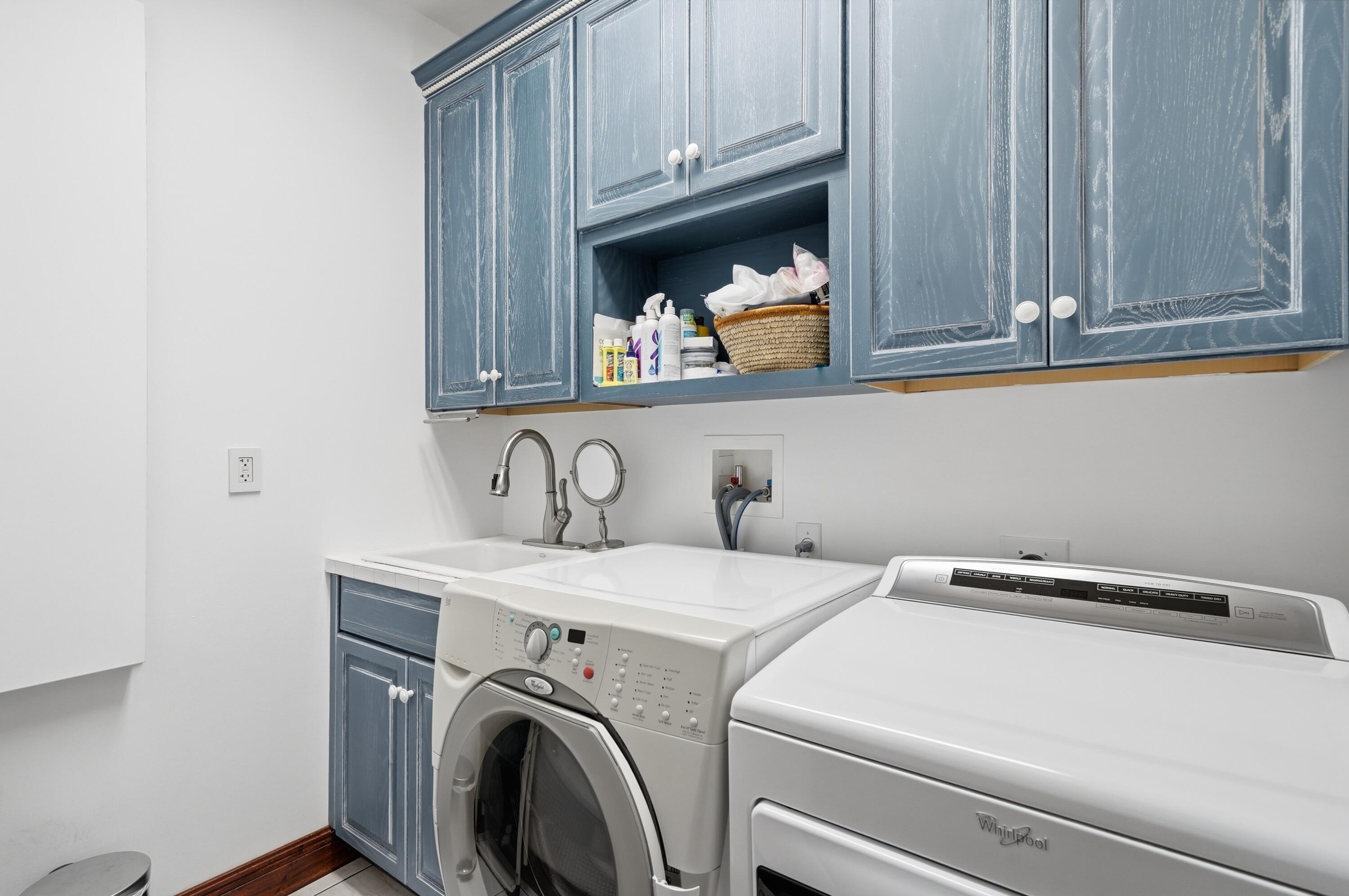 DAVIS ISLES - Residential