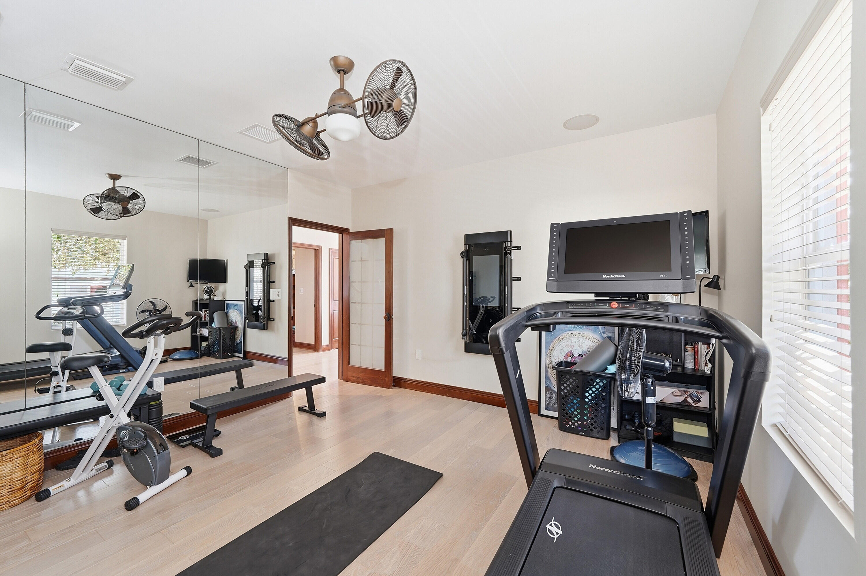 DAVIS ISLES - Residential