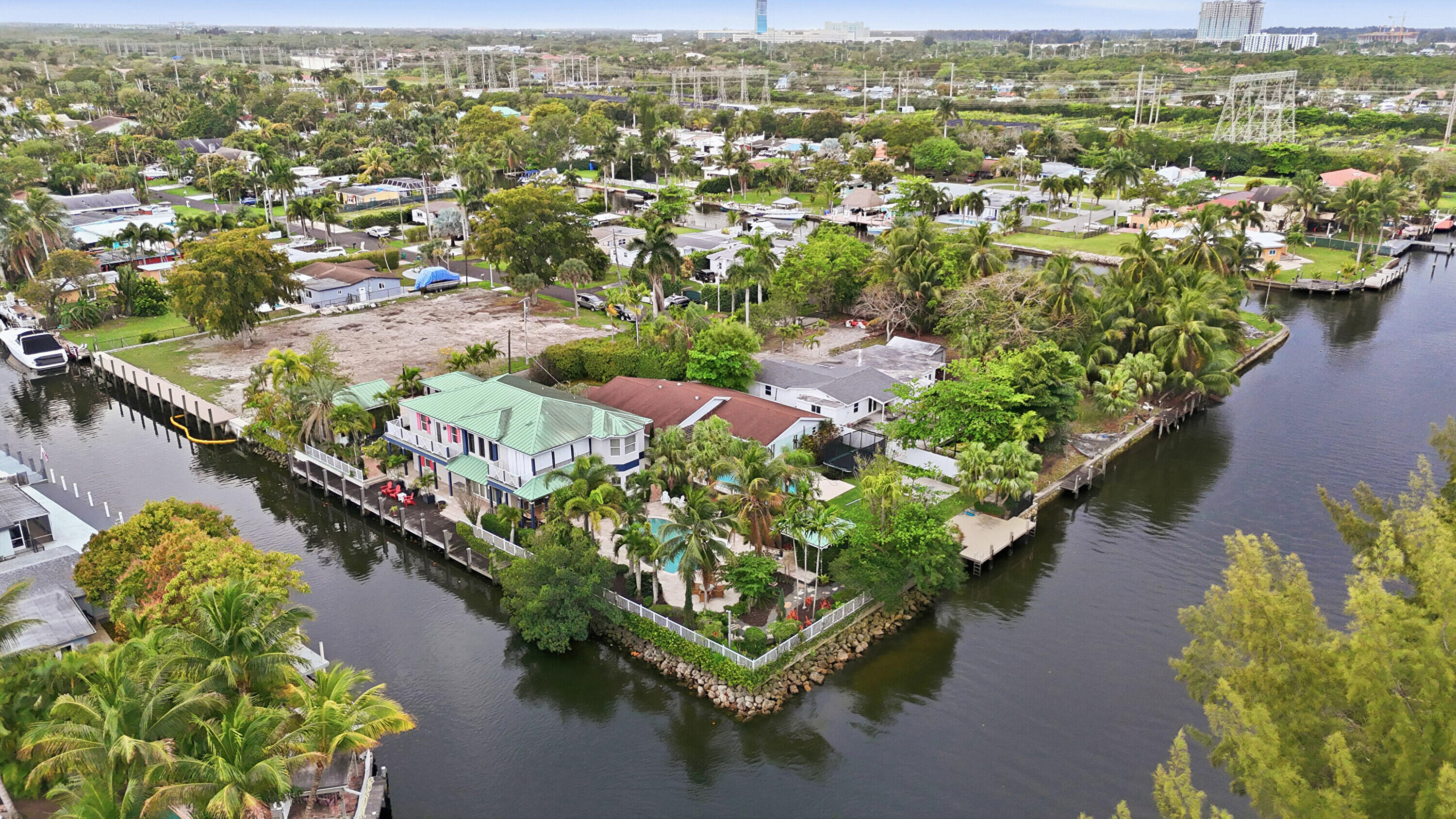 DAVIS ISLES - Residential