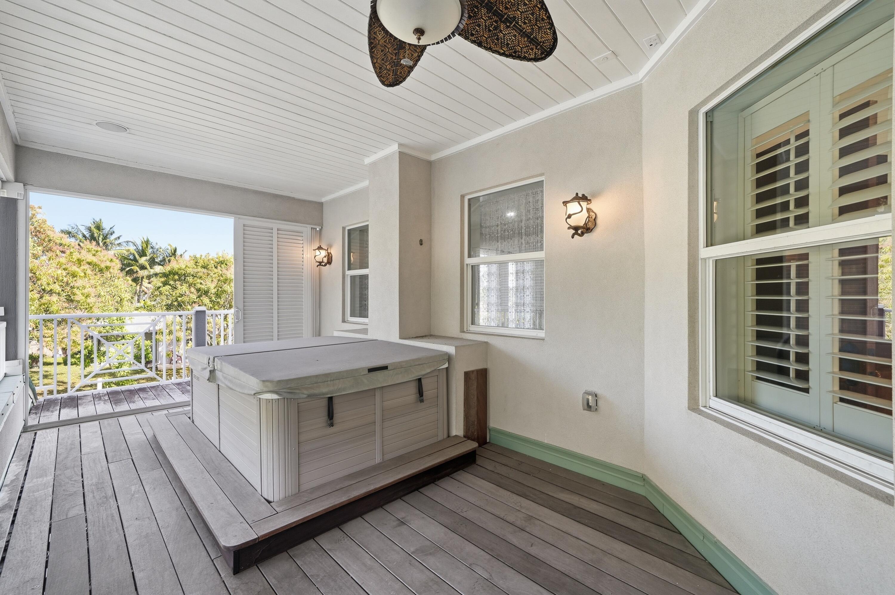 DAVIS ISLES - Residential