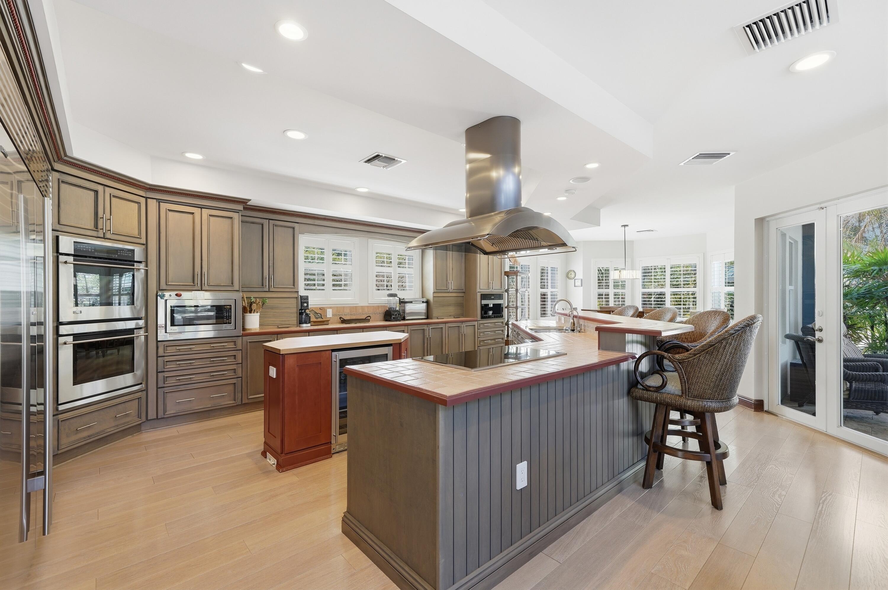 DAVIS ISLES - Residential