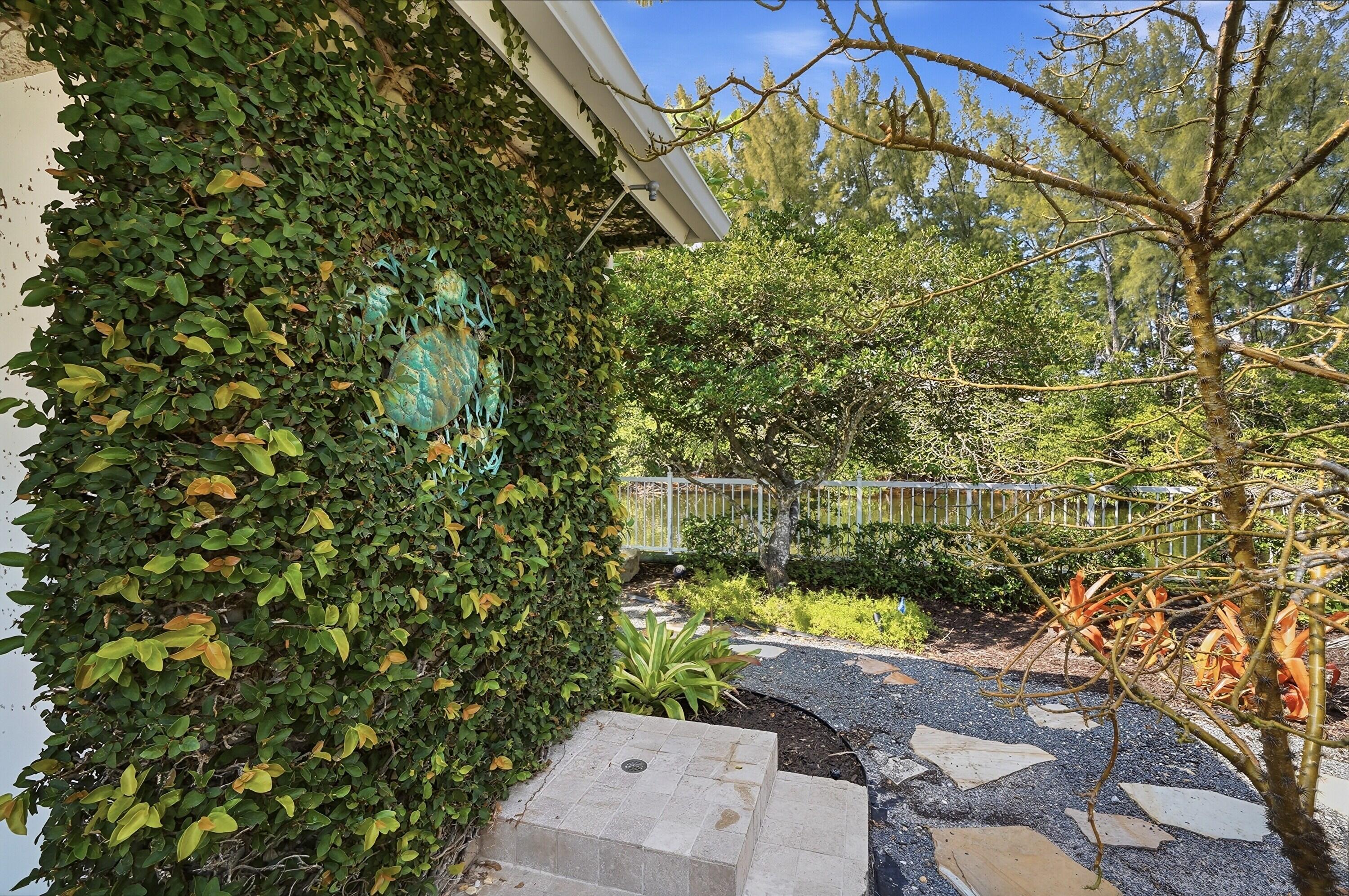 DAVIS ISLES - Residential