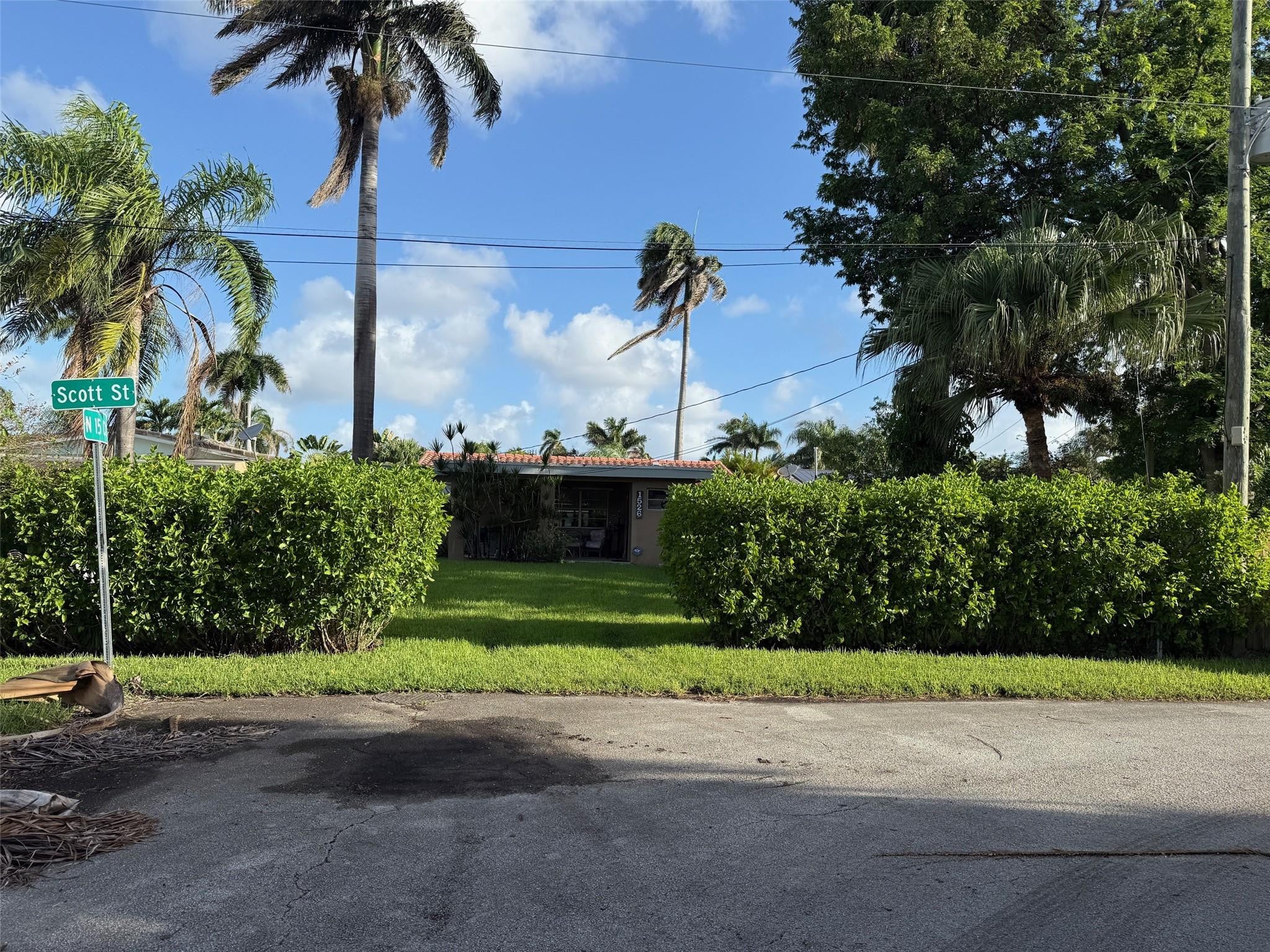 1526 Shenandoah Street, Hollywood FL 33020
