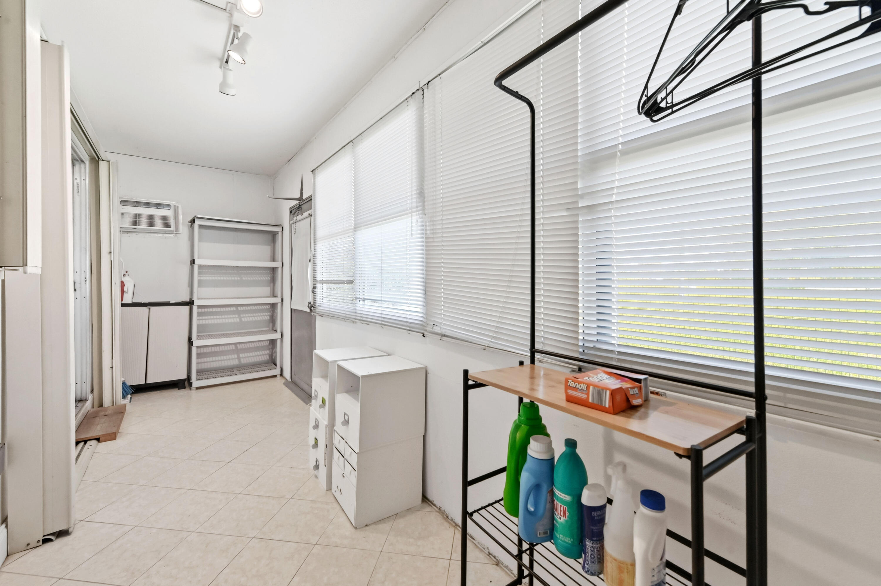 KINGS POINT FLANDERS CONDOS - Residential