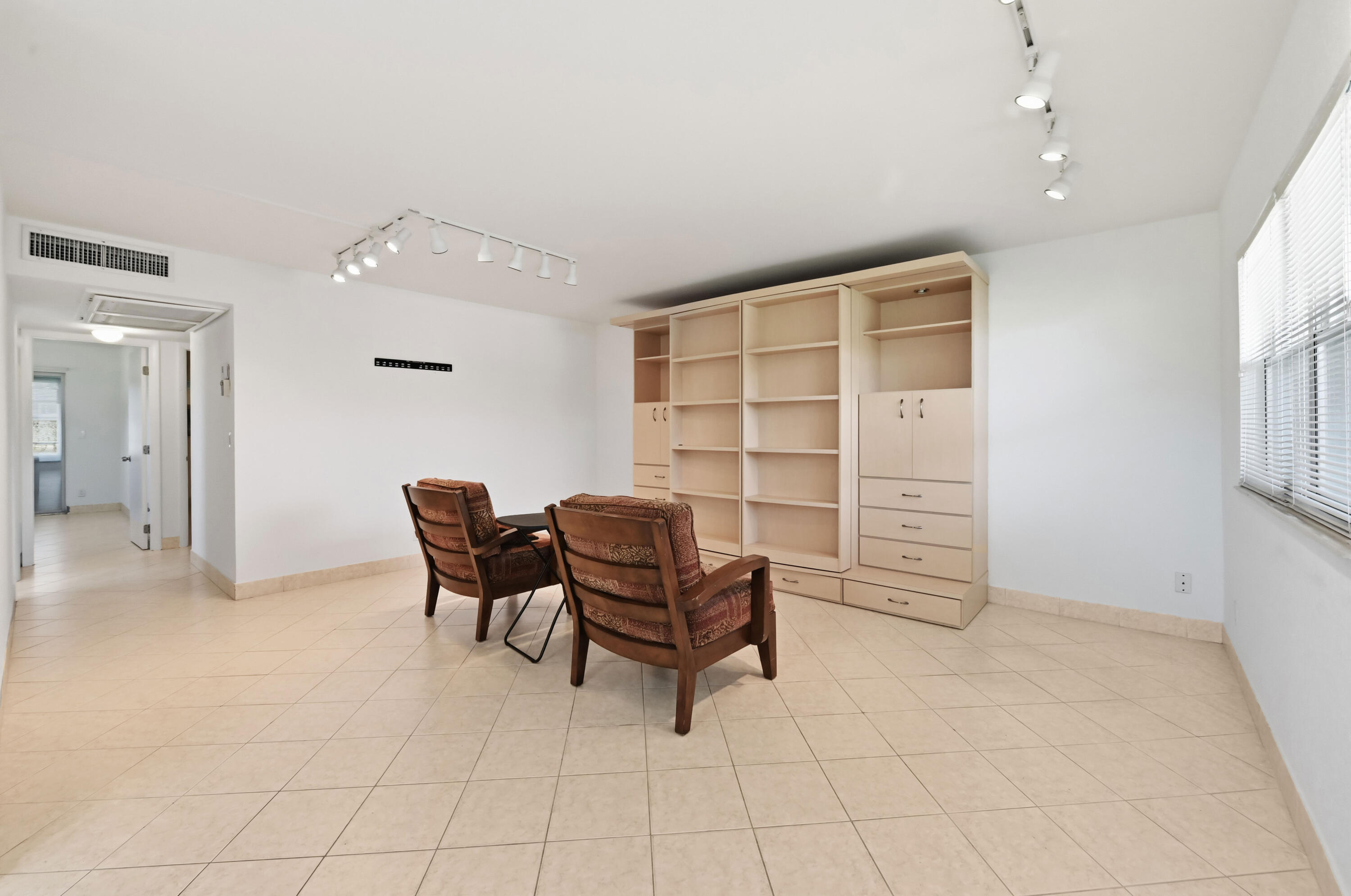 KINGS POINT FLANDERS CONDOS - Residential