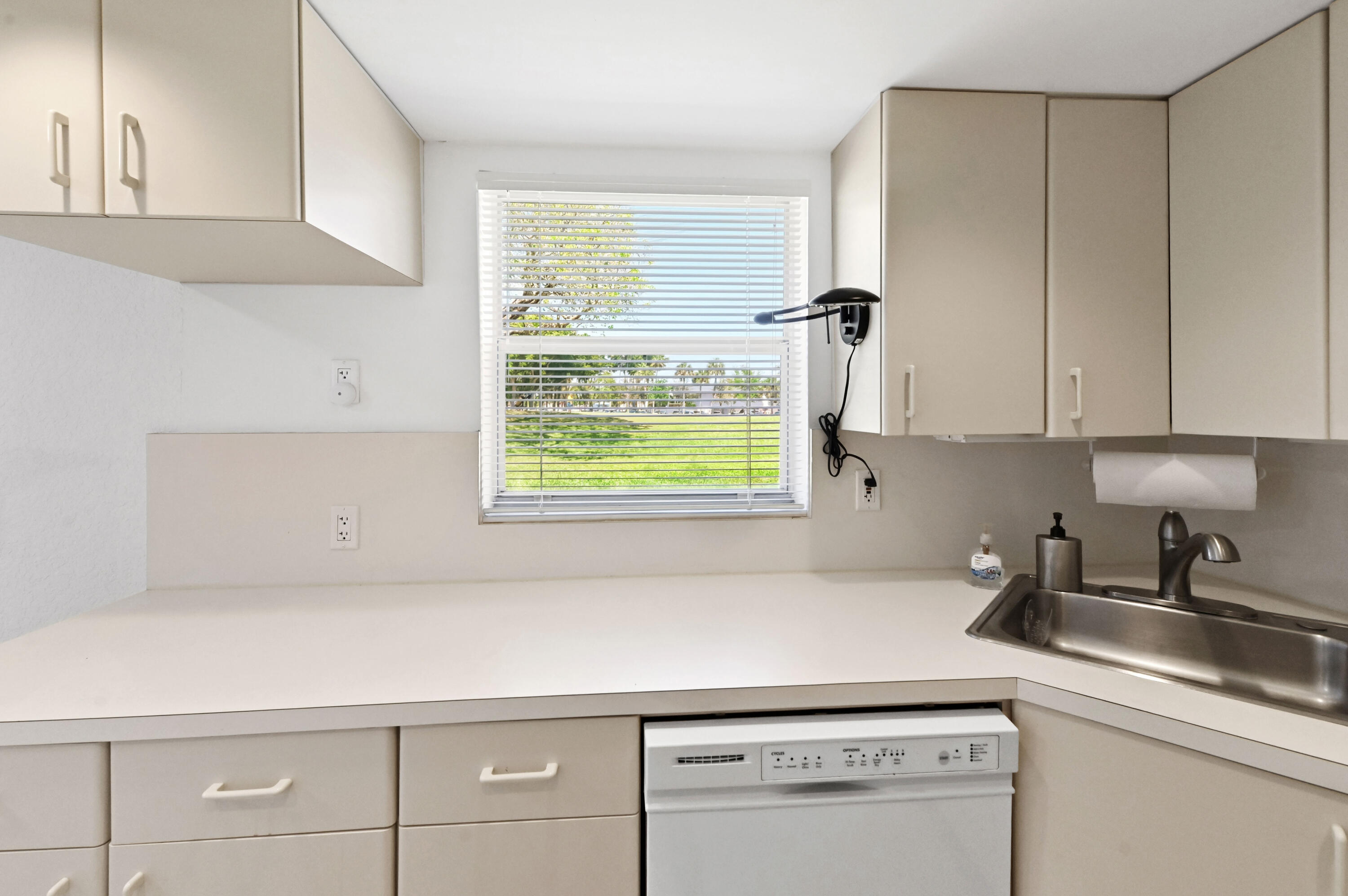 KINGS POINT FLANDERS CONDOS - Residential