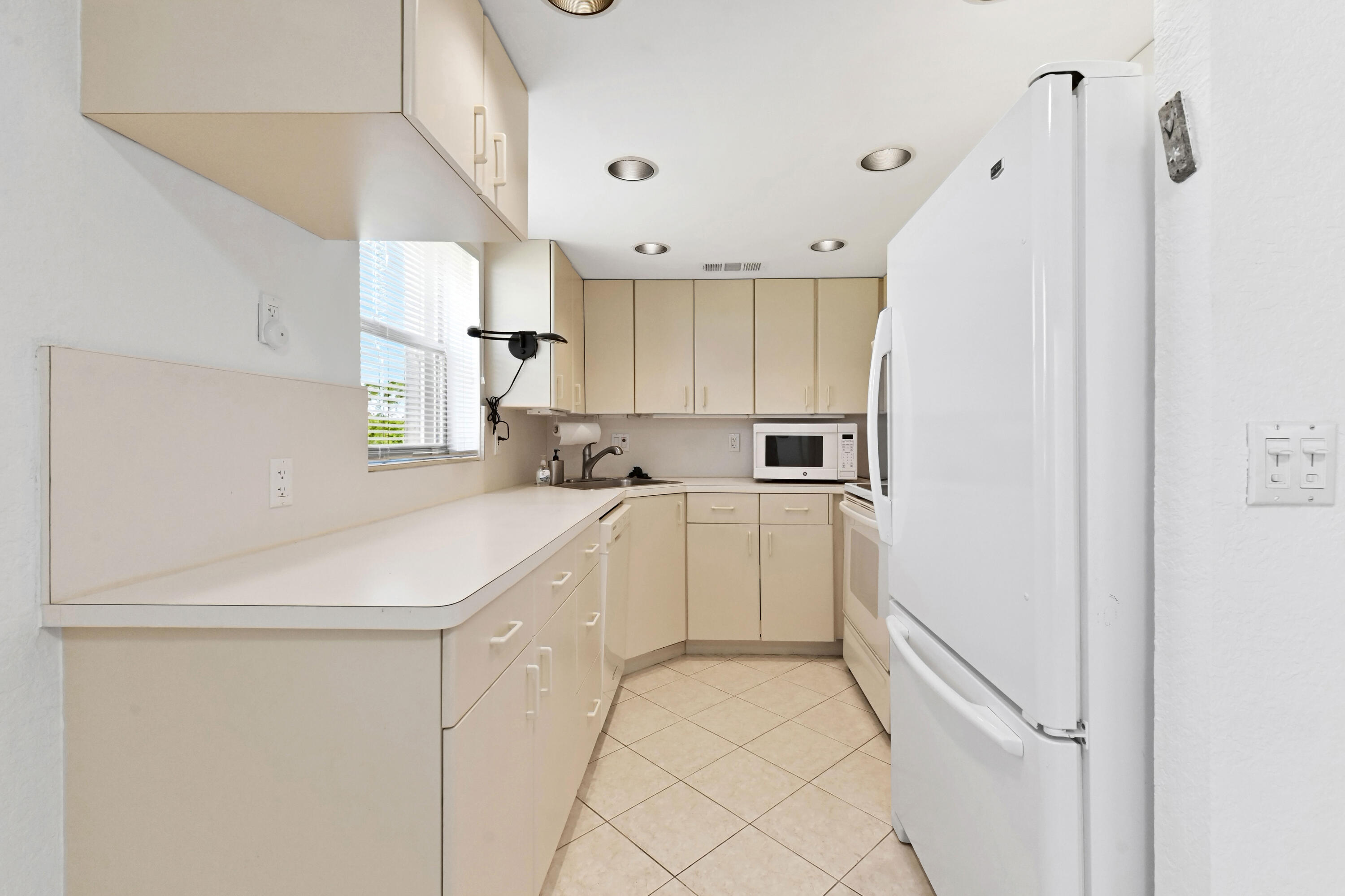 KINGS POINT FLANDERS CONDOS - Residential