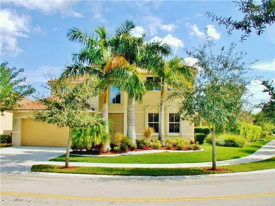 BEAUTIFUL 2-STORY HOME IN SAVANNA WITH 5 BEDROOMS, 4 BATHS AND A PRIVATE GARDEN ON AN OVERSIZED CORNER LOT WITH ROOM FOR POOL AND MORE!! IMPECCABLE MOVE-IN CONDITION, ONE BED/BATHROOM DOWNSTAIRS, PORCELAIN MARBLE-LIKE FLOORS, GRANITE KITCHEN W/42" CABINET S & PANTRY, PLENTY OF STORAGE, ACCORDION SHUTTERS, ALARM, 2013 A/C UNITS. **WESTON "A" SCHOOL DISTRICT**. GATED COMMUNITY WITH RESORT STYLE FACILITIES FOR THE WHOLE FAMILY: 4 POOLS, PLAYGROUNDS, MINIGOLF, HOCKEY RINK, COURTS AND FIELDS. WELL PRICED!!