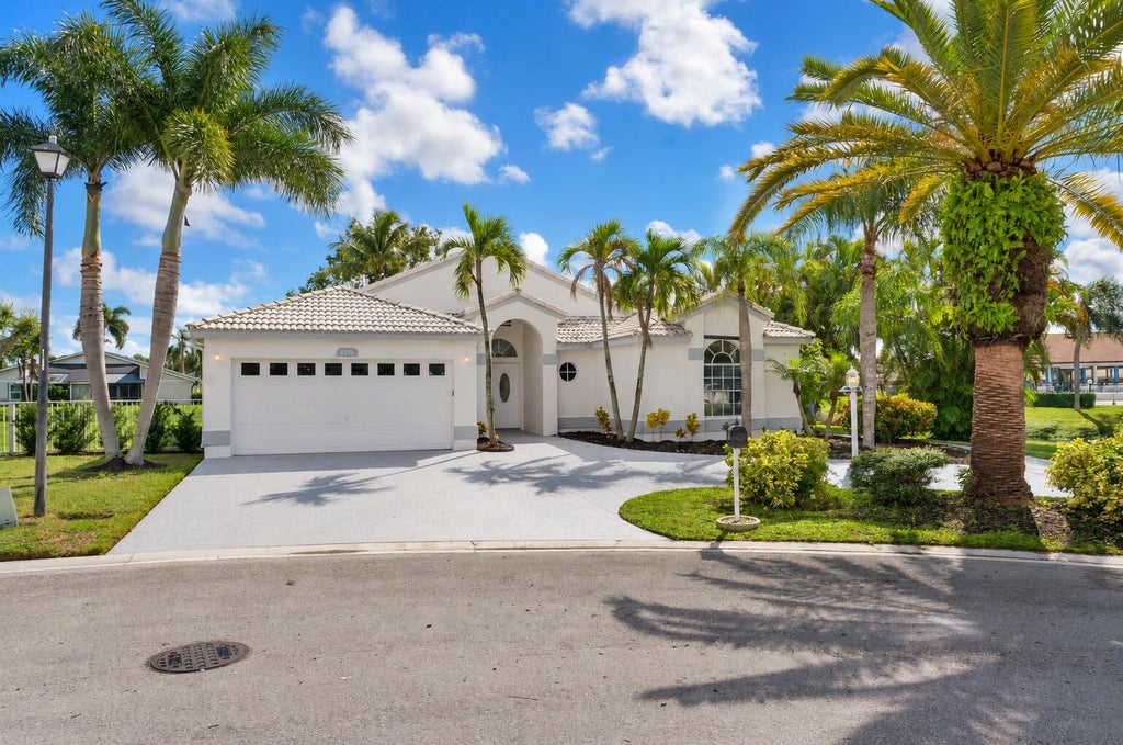 Photo of 4270 CAMROSE Lane, West Palm Beach, FL 33417 (MLS # B26094227)