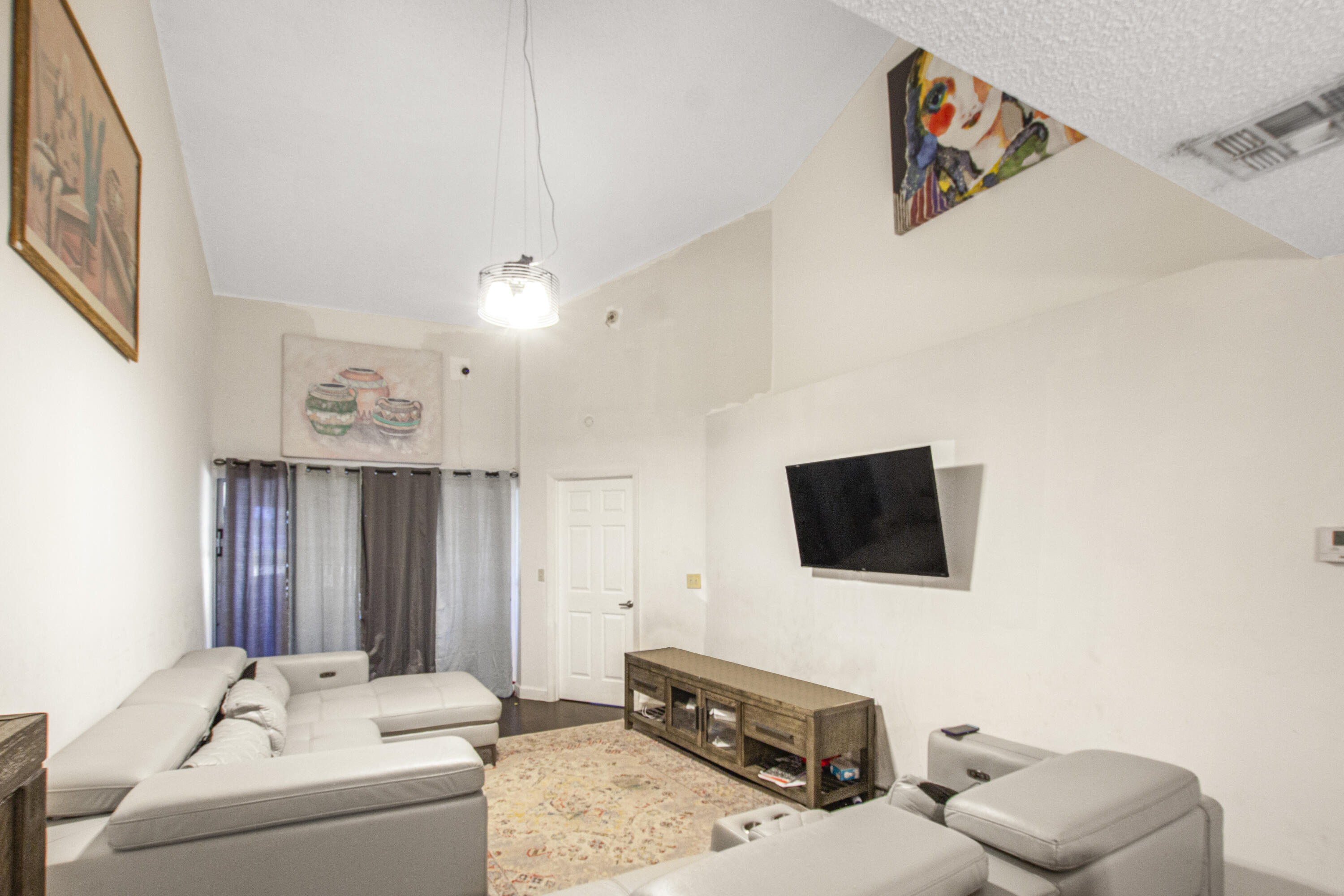 JOGGERS RUN - Residential