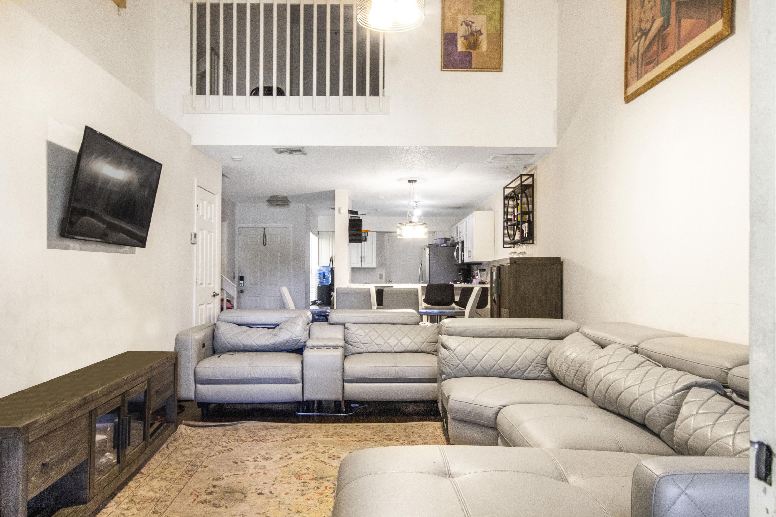 JOGGERS RUN - Residential