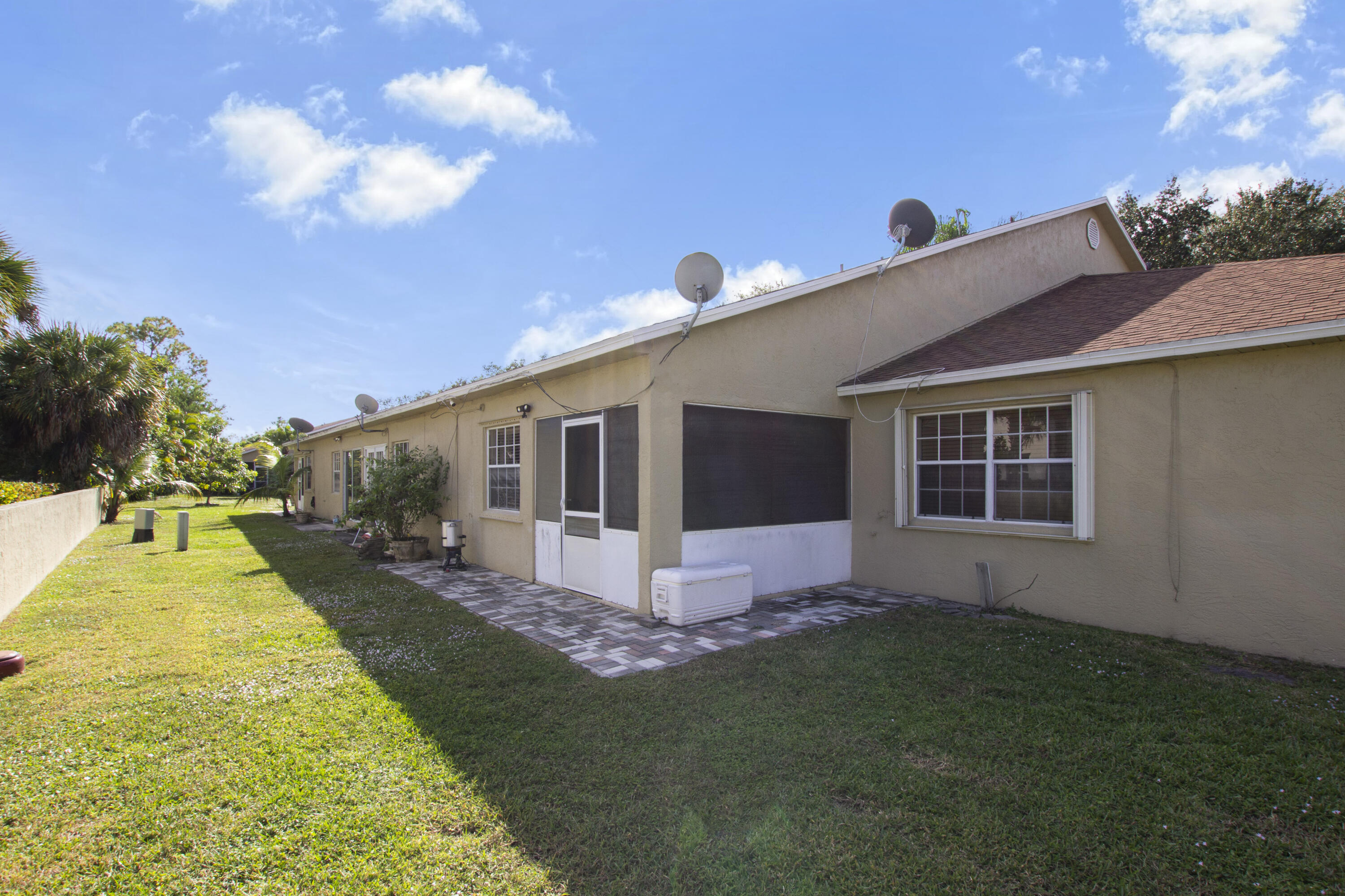 JOGGERS RUN - Residential