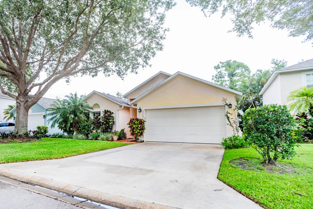 Photo of 2559 12th Square SW, Vero Beach, FL 32968 (MLS # R11105003)
