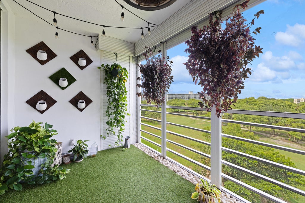 Photo of 575 Oaks Lane #708, Pompano Beach, FL 33069 (MLS # B26086378)