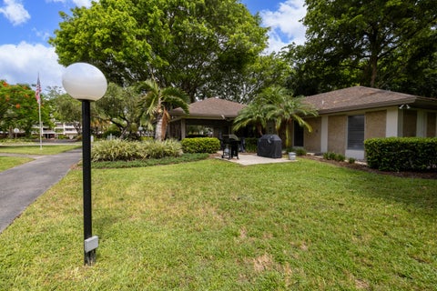 Tiny photo for 575 Oaks Lane #708, Pompano Beach, FL 33069 (MLS # B26086378)