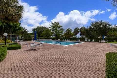 Tiny photo for 575 Oaks Lane #708, Pompano Beach, FL 33069 (MLS # B26086378)