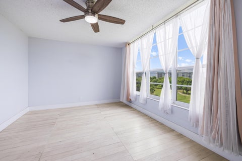 Tiny photo for 575 Oaks Lane #708, Pompano Beach, FL 33069 (MLS # B26086378)