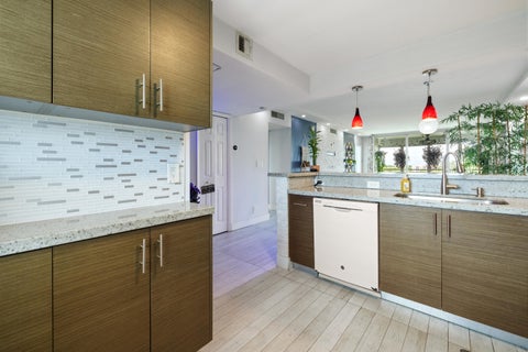 Tiny photo for 575 Oaks Lane #708, Pompano Beach, FL 33069 (MLS # B26086378)