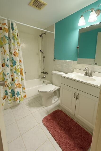 PALM CLUB WEST VILLAGE I - Residential