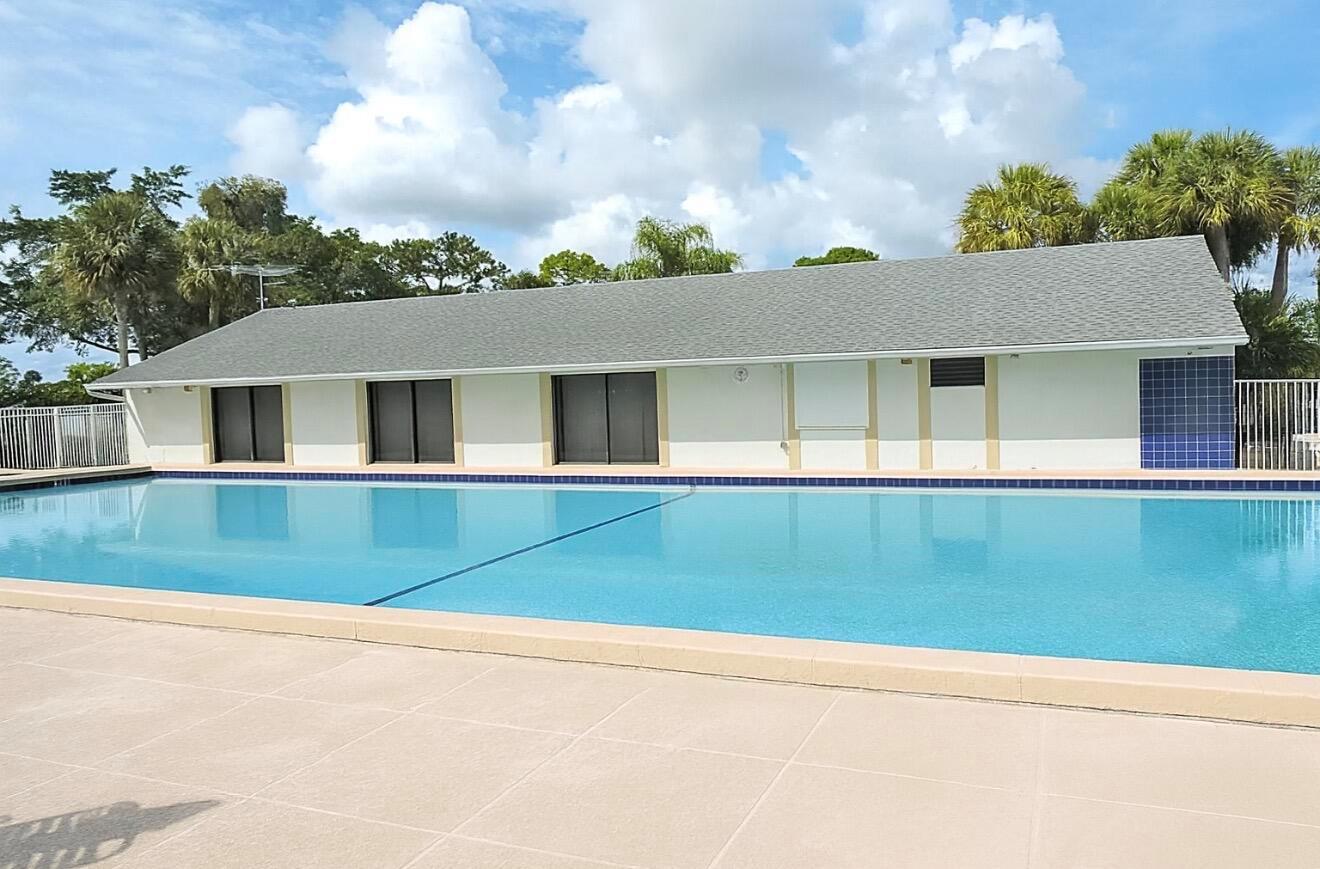 PALM CLUB WEST VILLAGE I - Residential