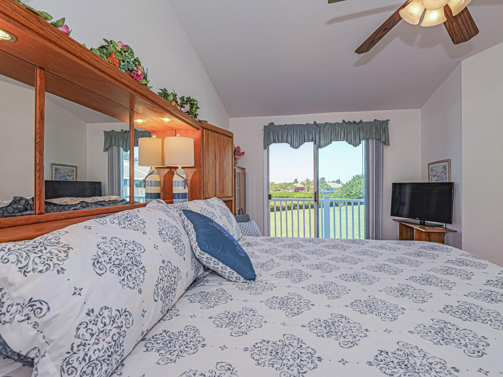 RIVERSIDE AT SANDS CONDOMINIUM - Residential