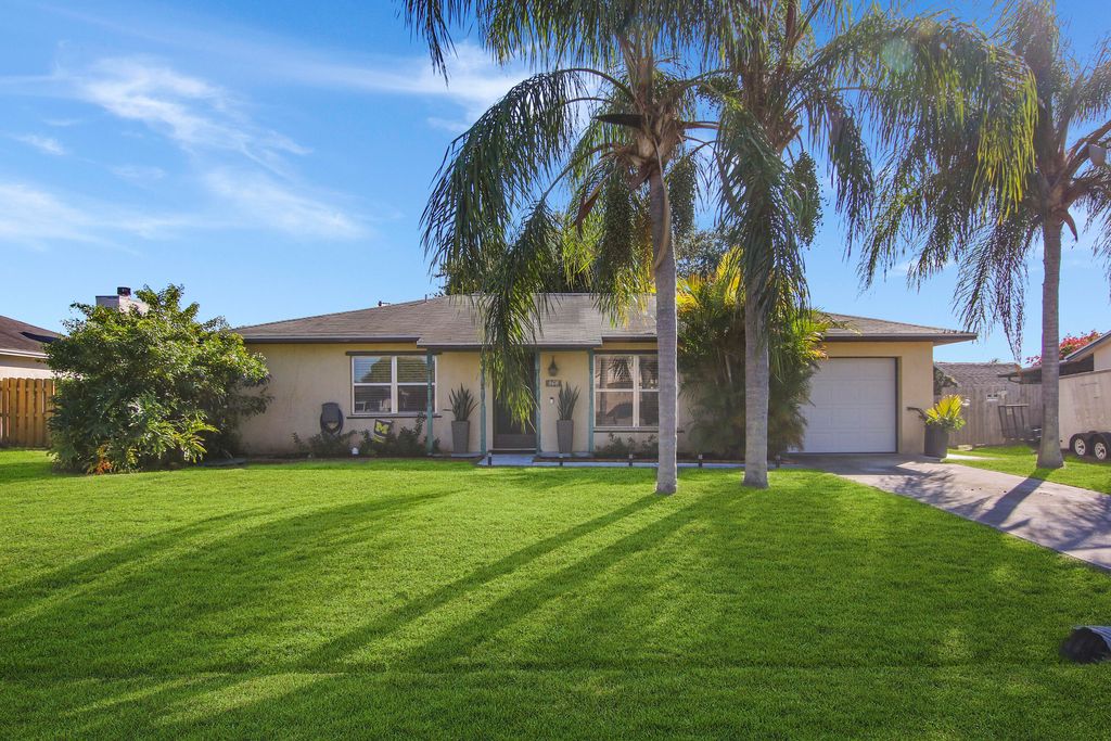 Photo of 968 SE Browning Avenue, Port Saint Lucie, FL 34983 (MLS # R10772353)