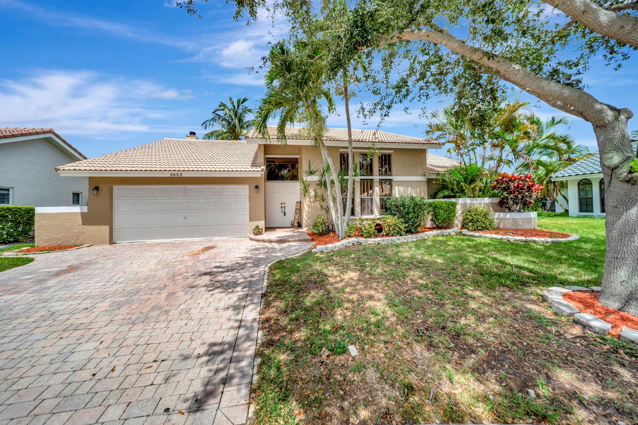 5642 NW 64 LN