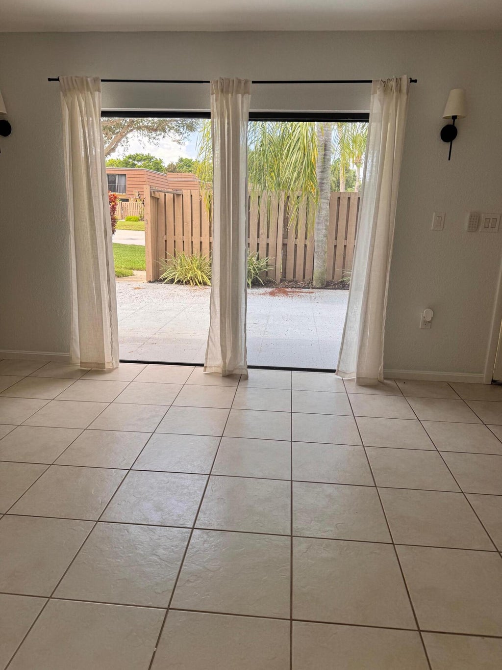 Photo of 904 9TH Court, Palm Beach Gardens, FL 33410 (MLS # B26068809)