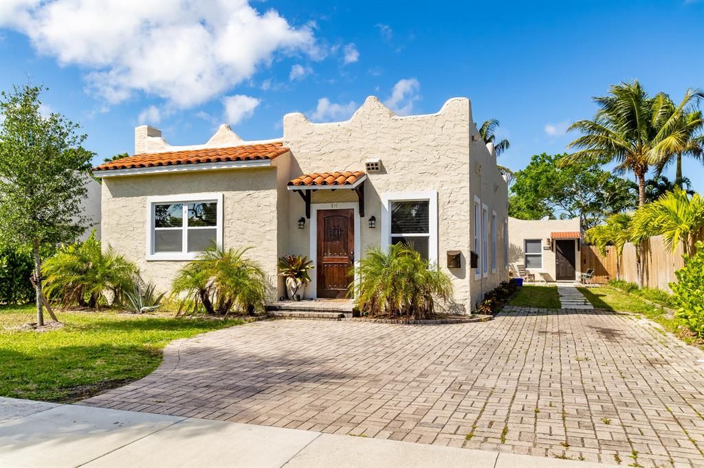 Photo of 615 Lytle Street, West Palm Beach, FL 33405 (MLS # R10696568)