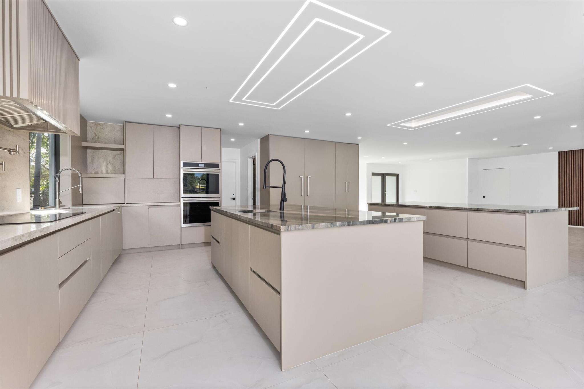 GREYKNOLL GOLF ESTS - Residential